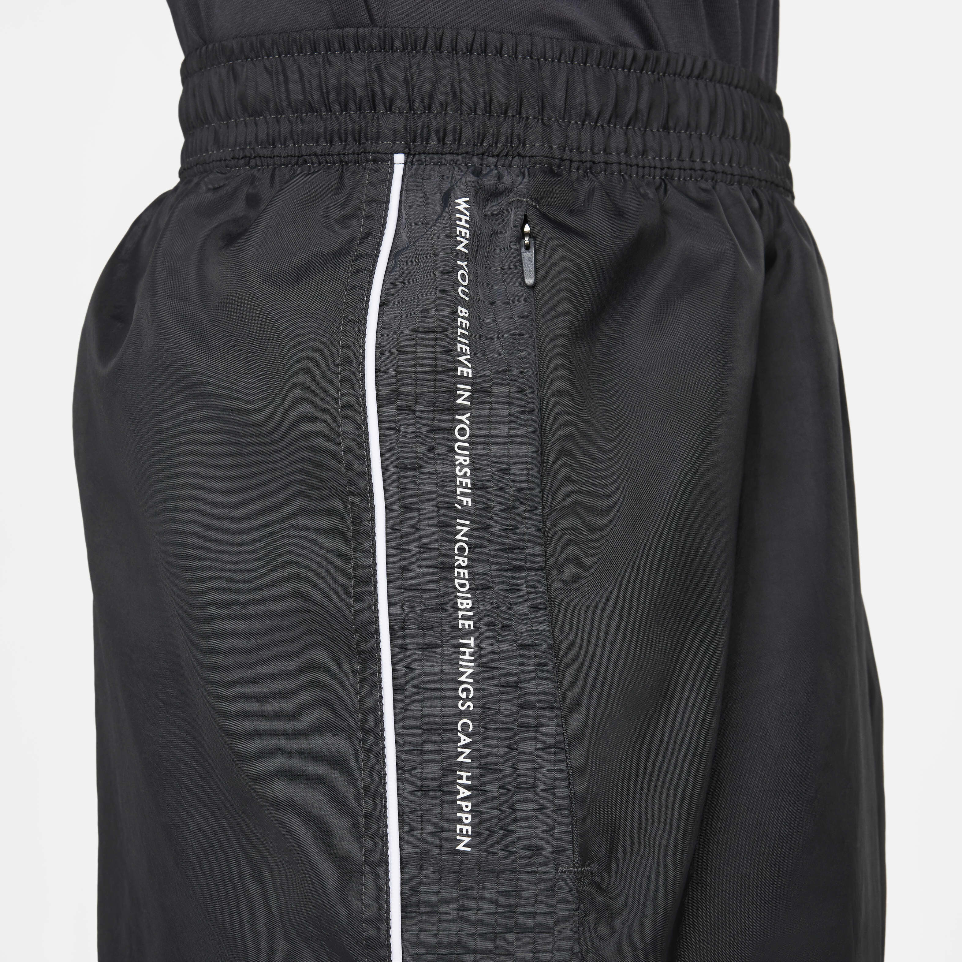 اير &times; ماركوس راشفورد image number 7