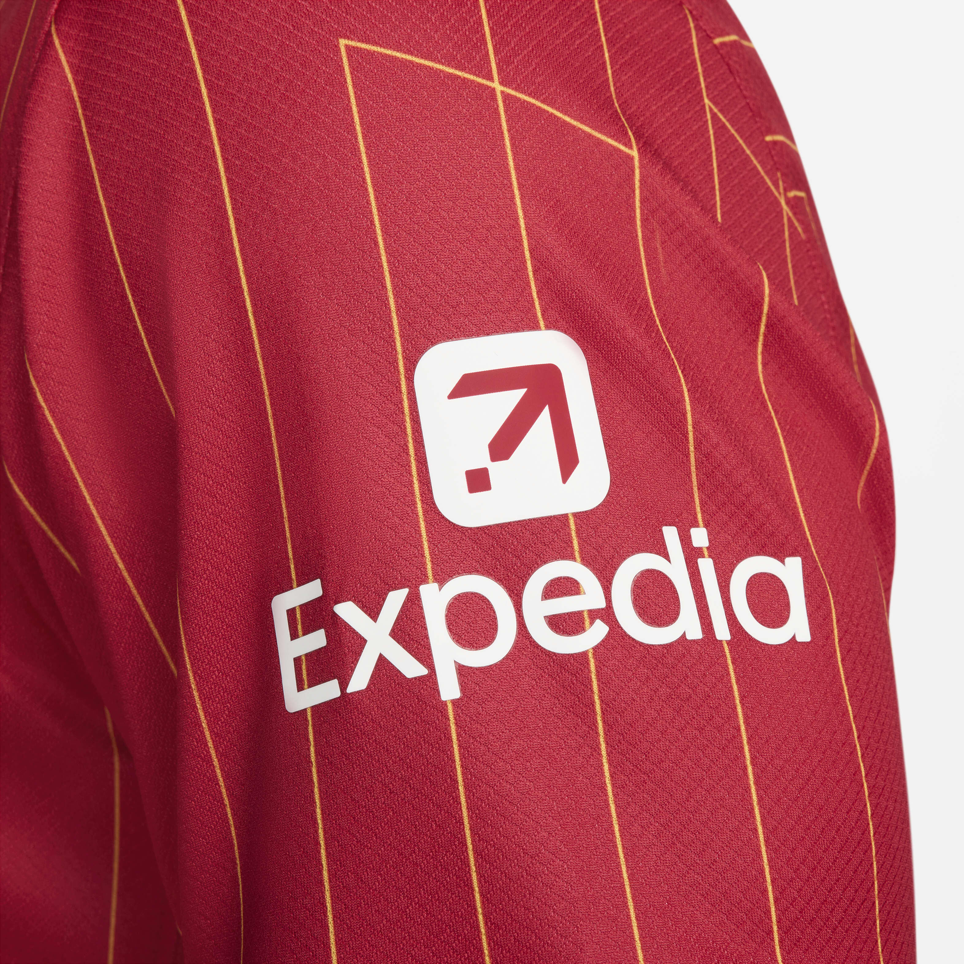 ليفربول 2024/25 ستيديوم الأساسي image number 5