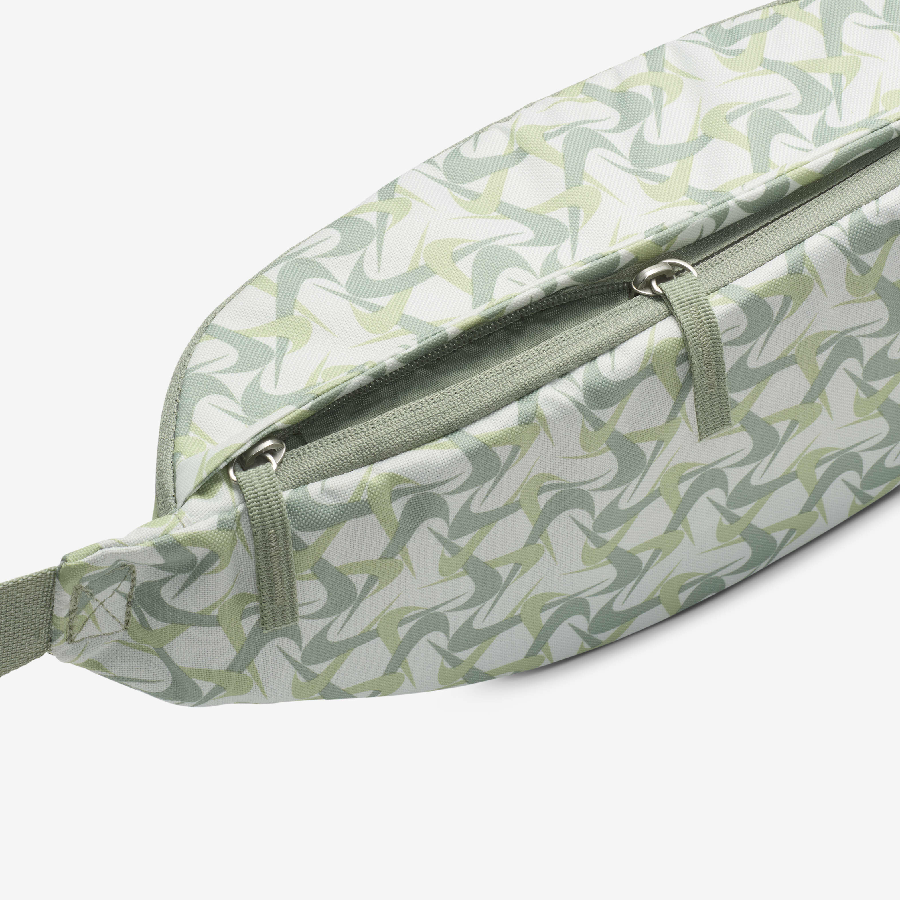 نايكي هيرتج image number 5