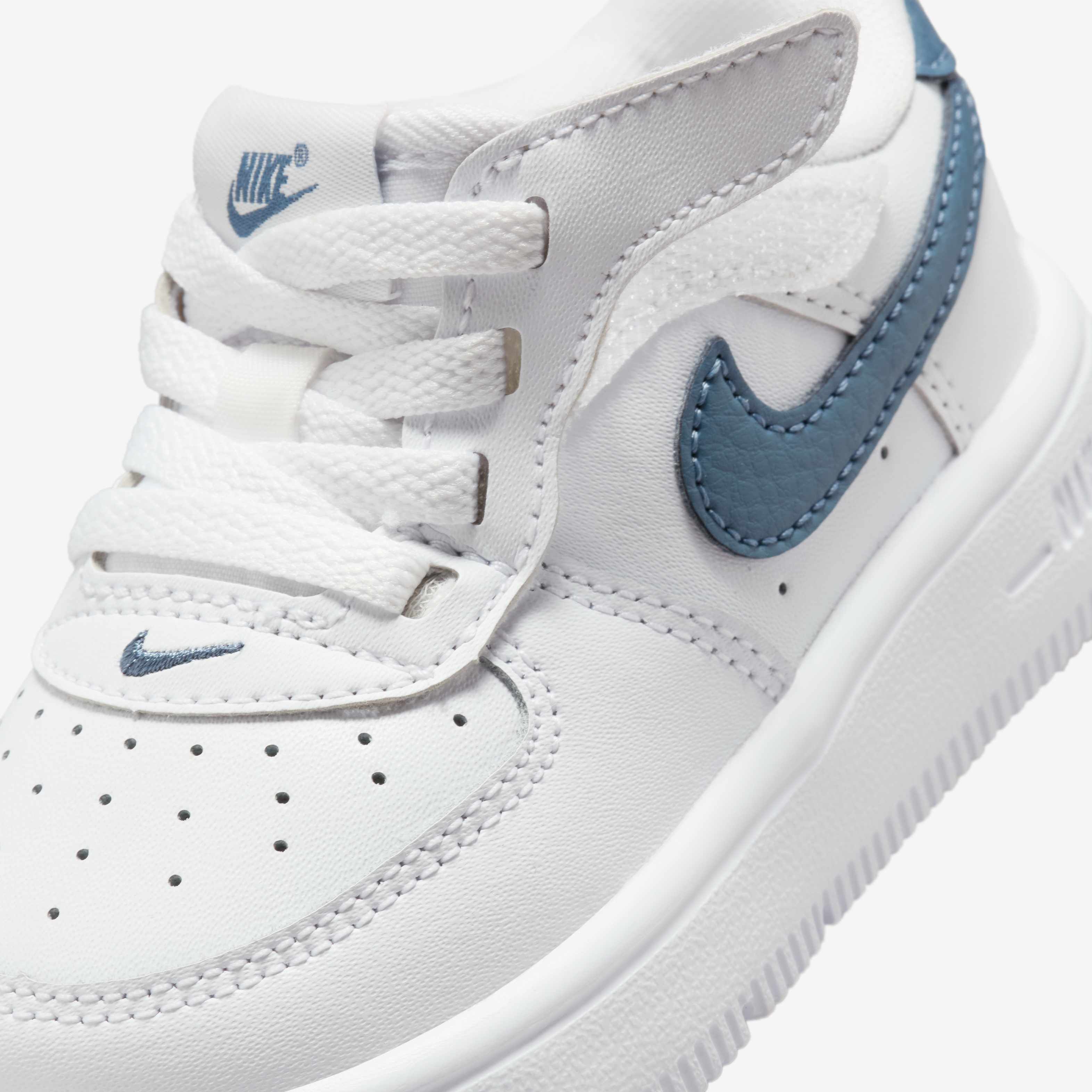 Nike Force 1 Low EasyOn image number 6