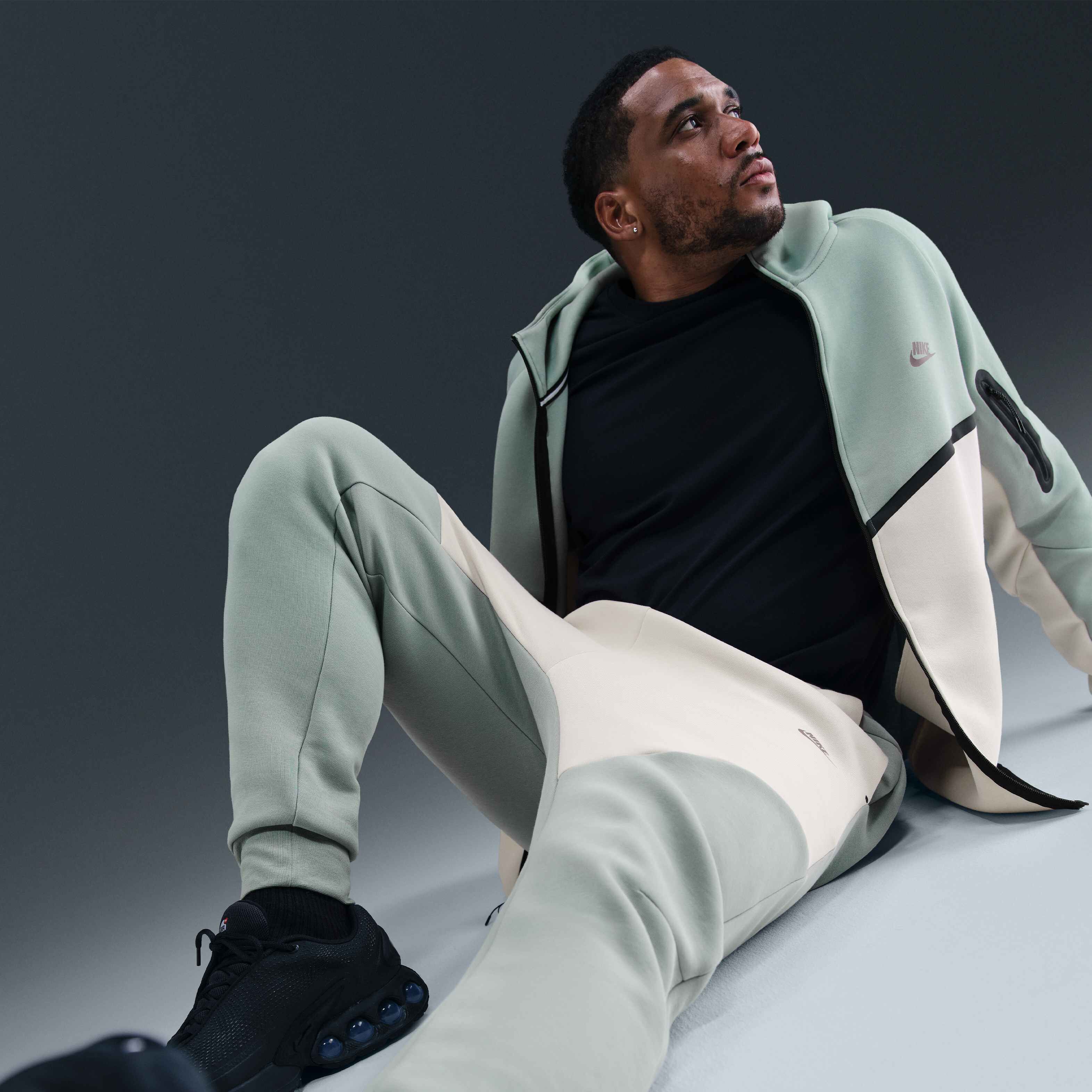 Nike Tech image number 9