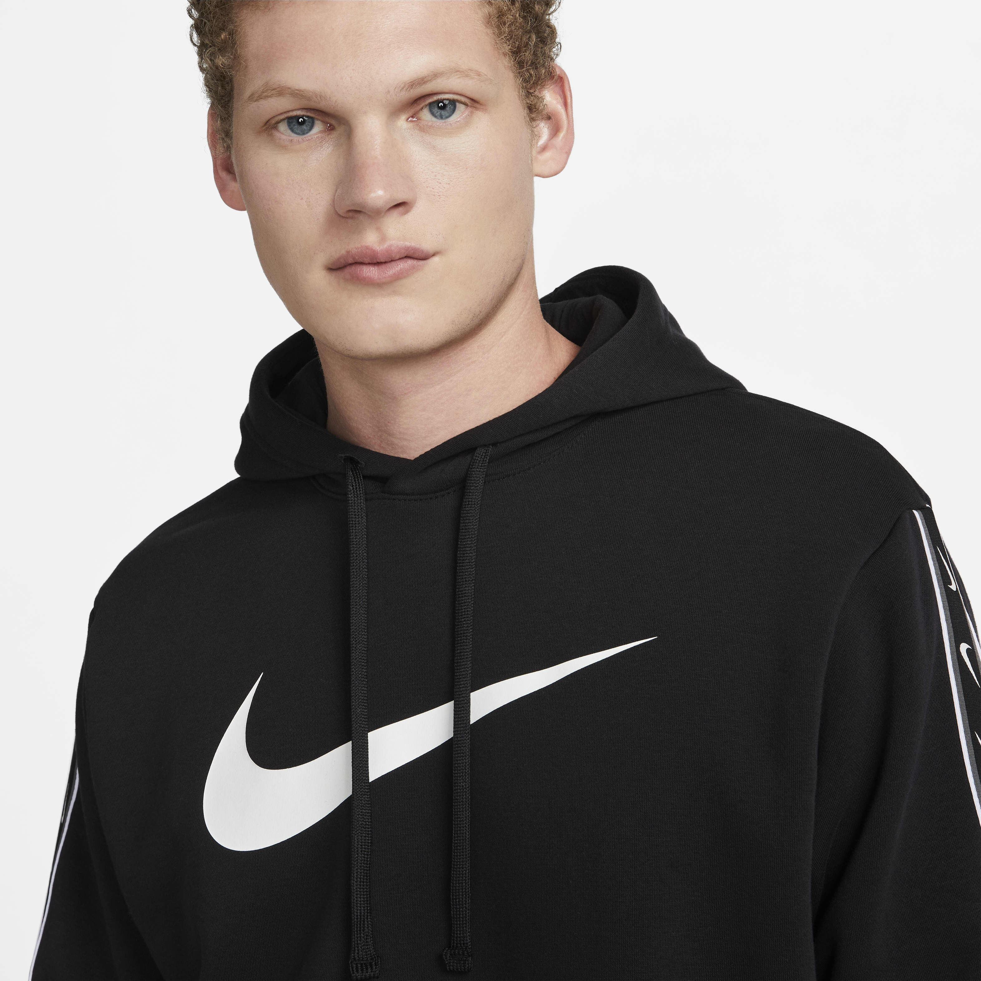 Nike Sportswear Repeat image number 2