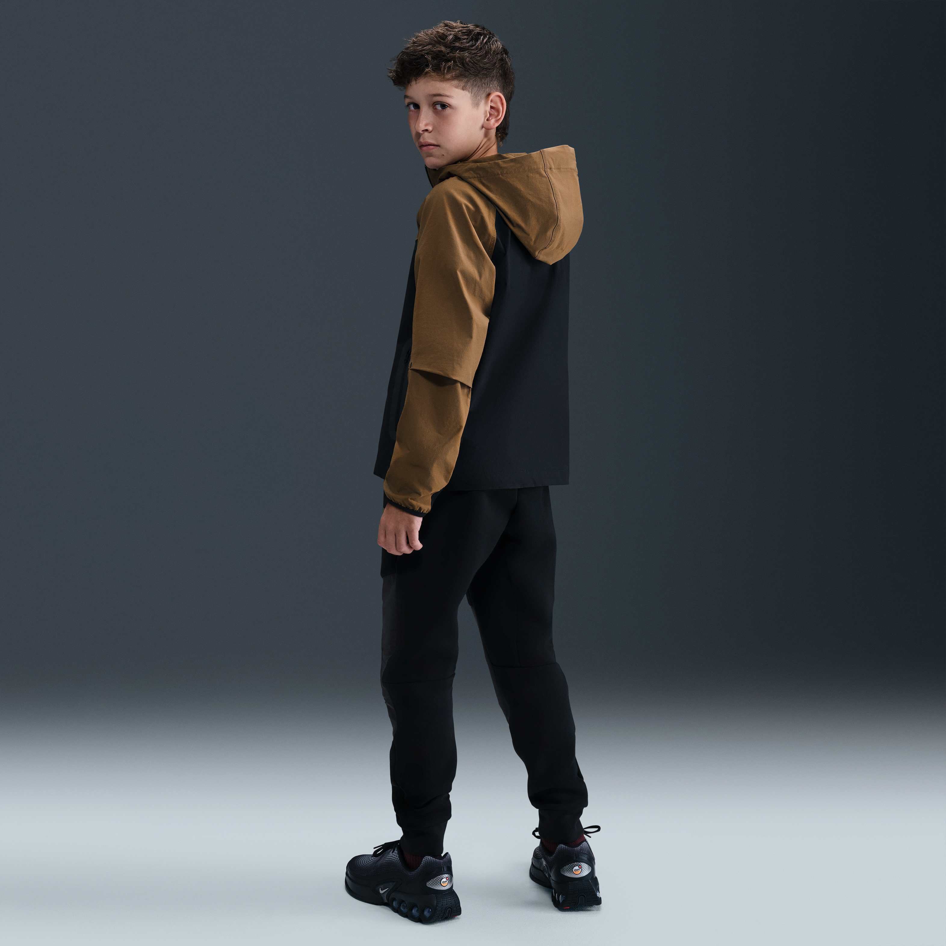 Nike Tech image number 4