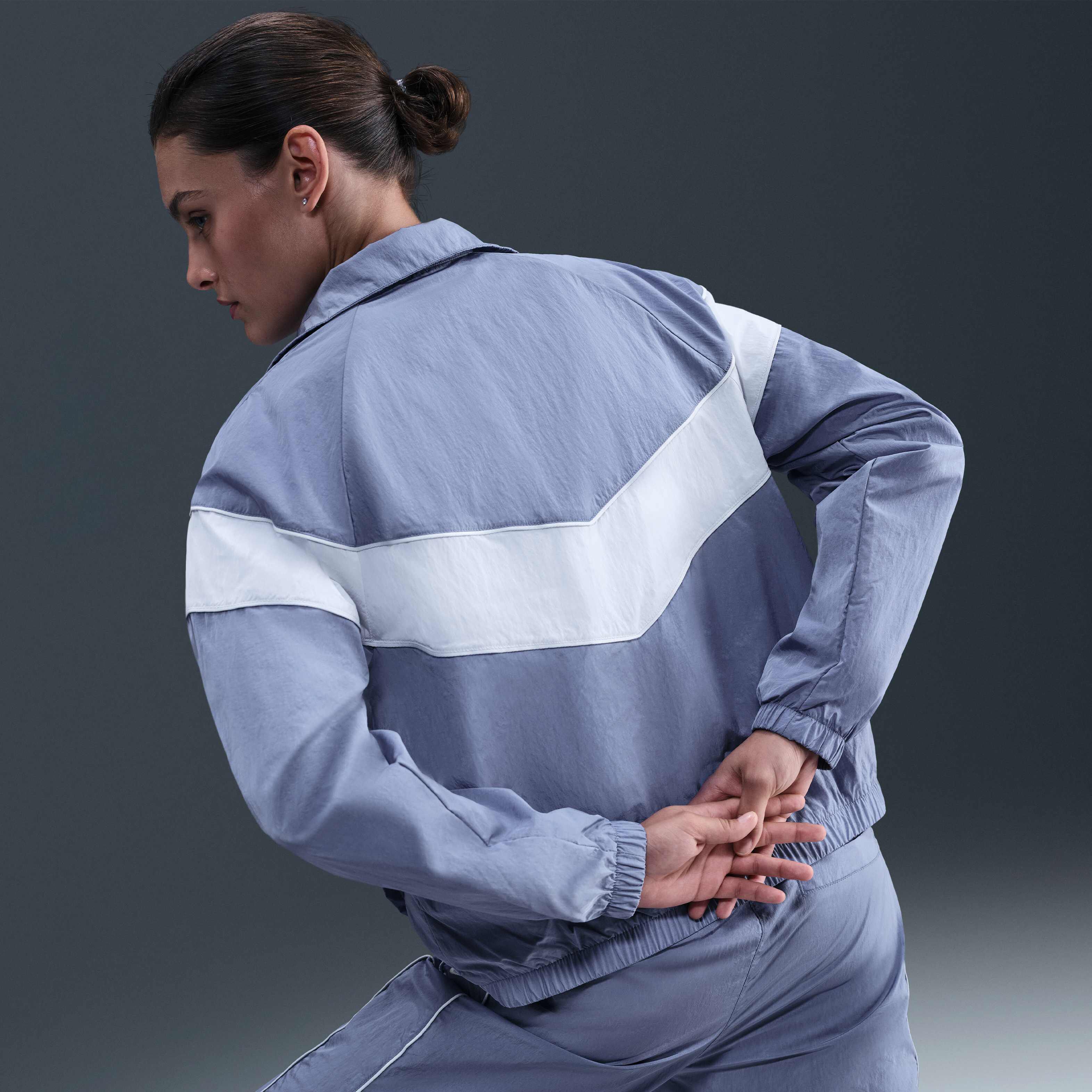 Nike Windrunner image number 2