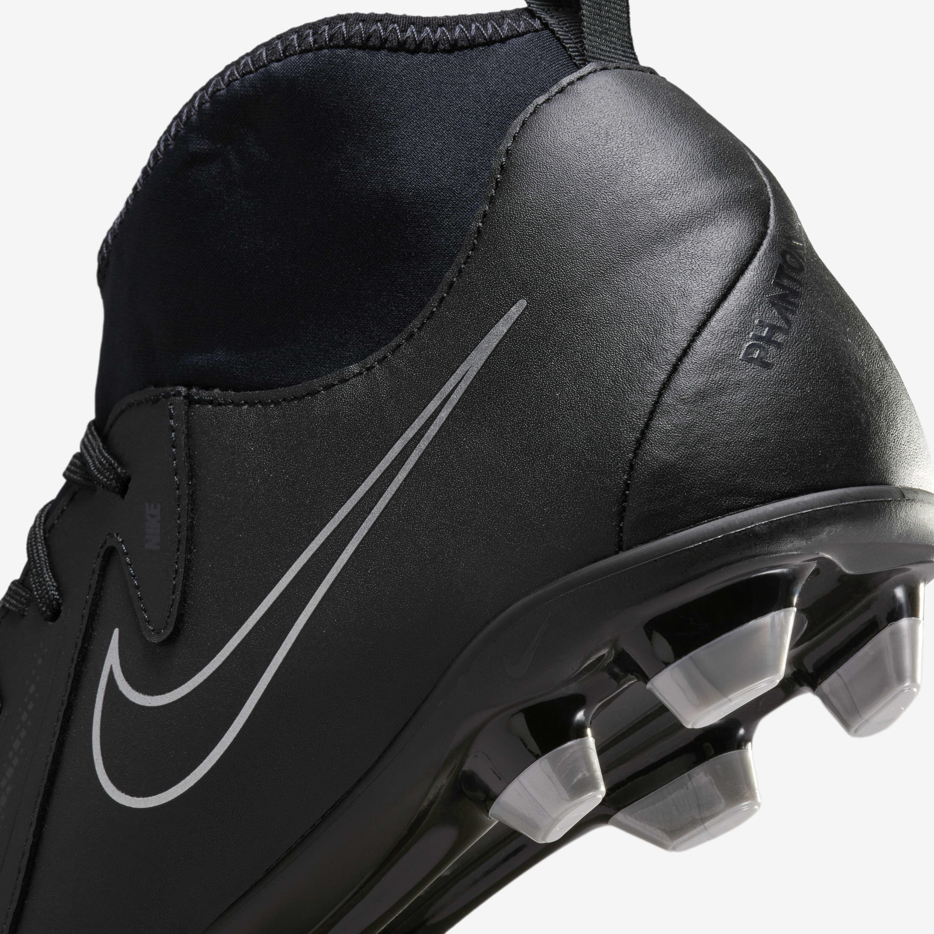 Buy Nike Phantom Luna 2 Club MG High Top Football Boot Nike Kuwait Official