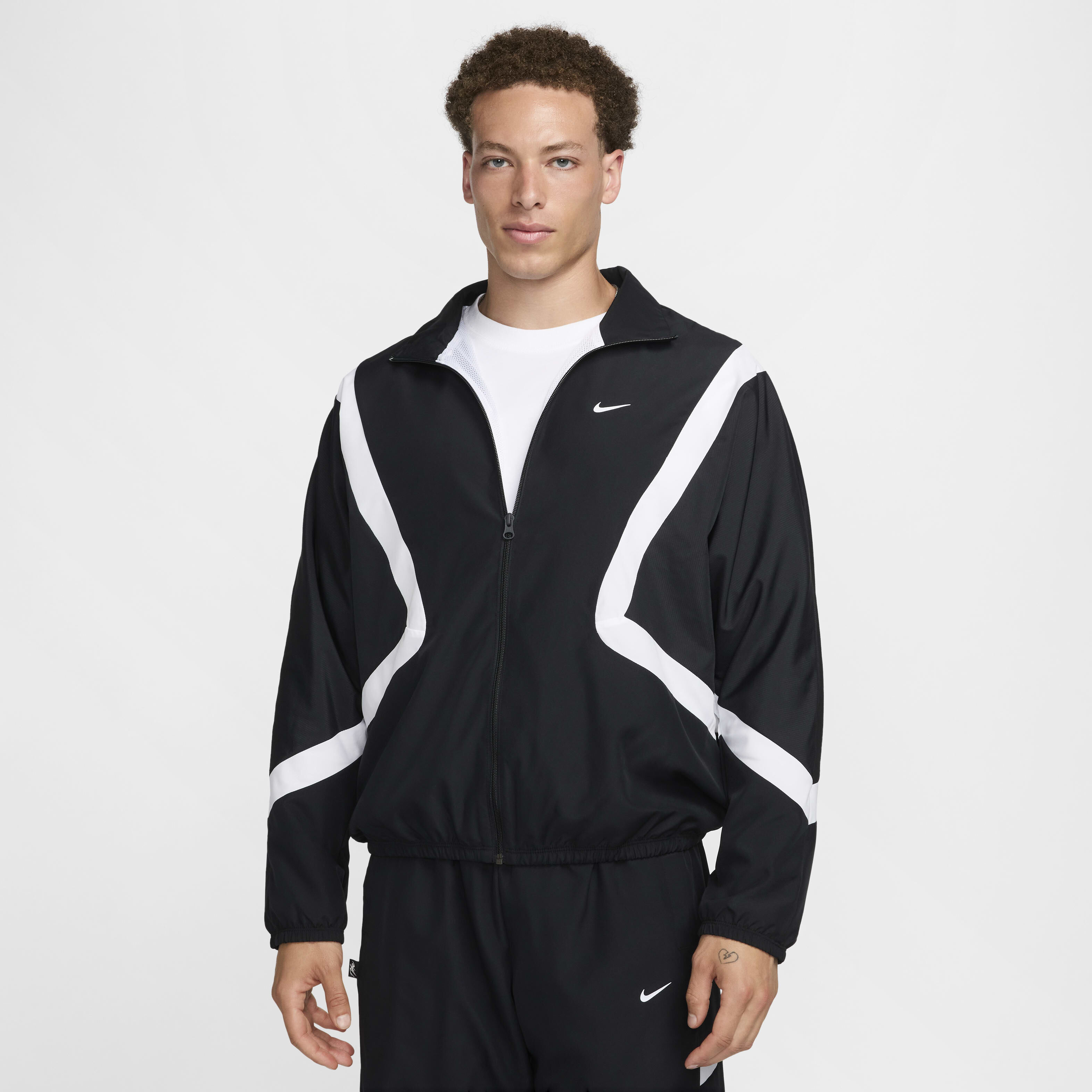 Nike windbreaker mens black and white hot sale