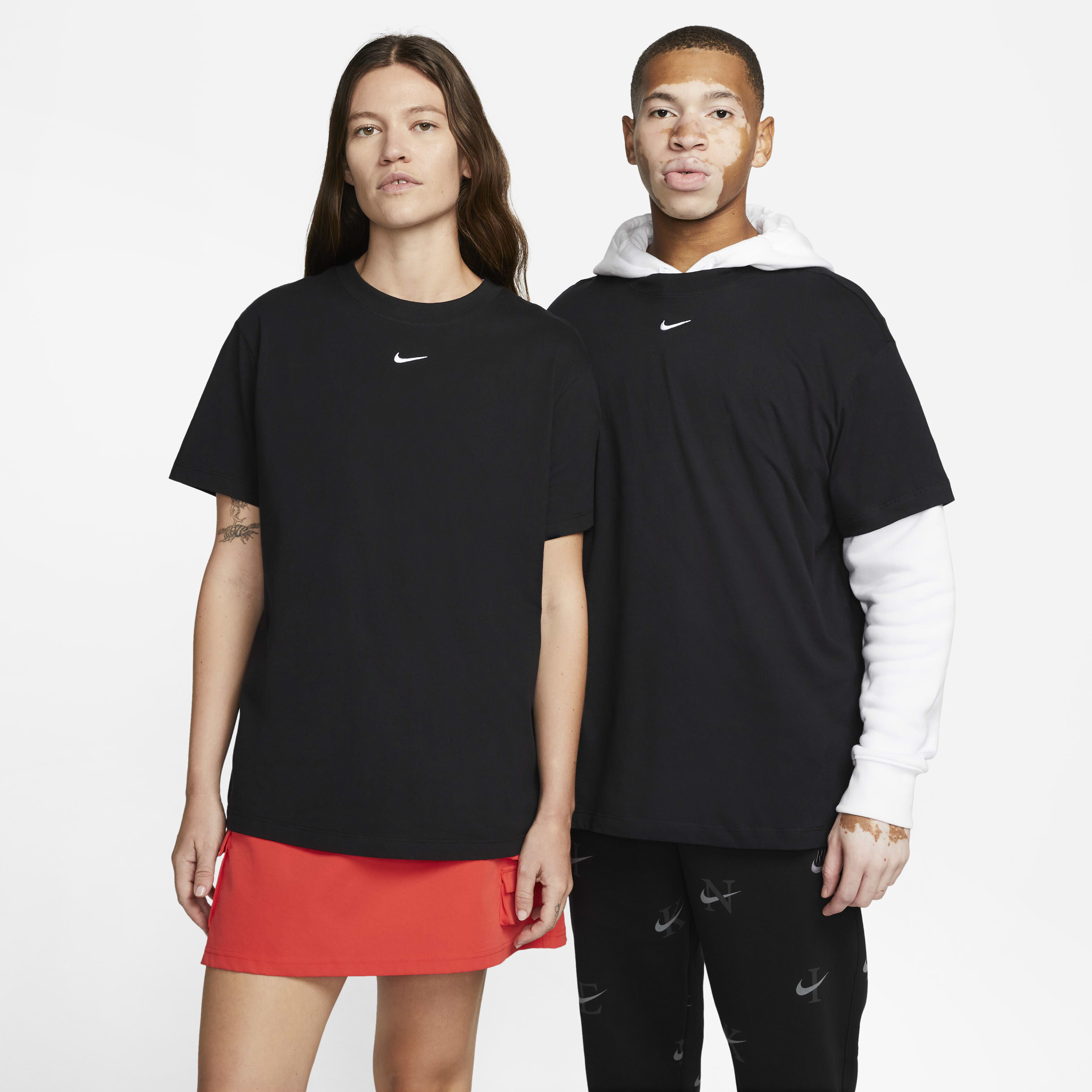 Nike Sportswear Essentials image number 0