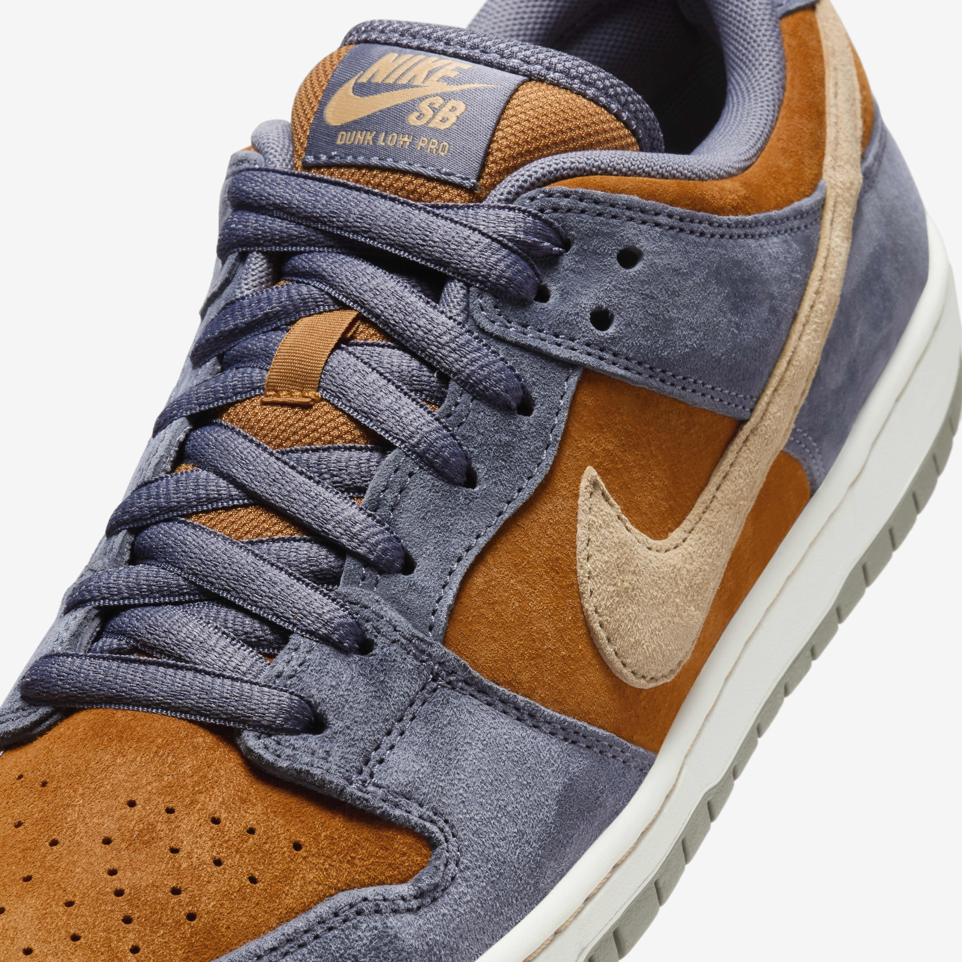 Nike SB Dunk Low Pro image number 6