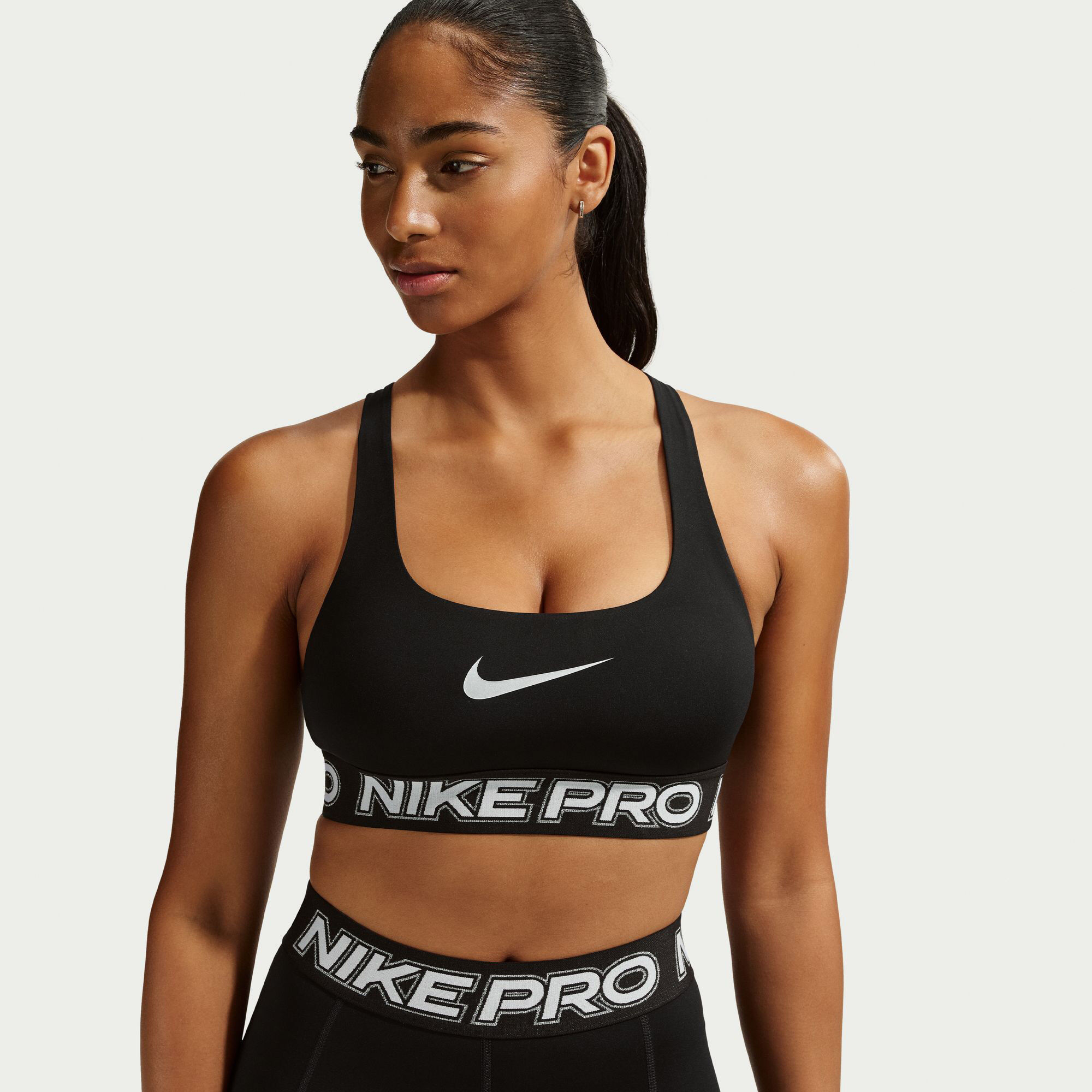 Nike Pro image number 2