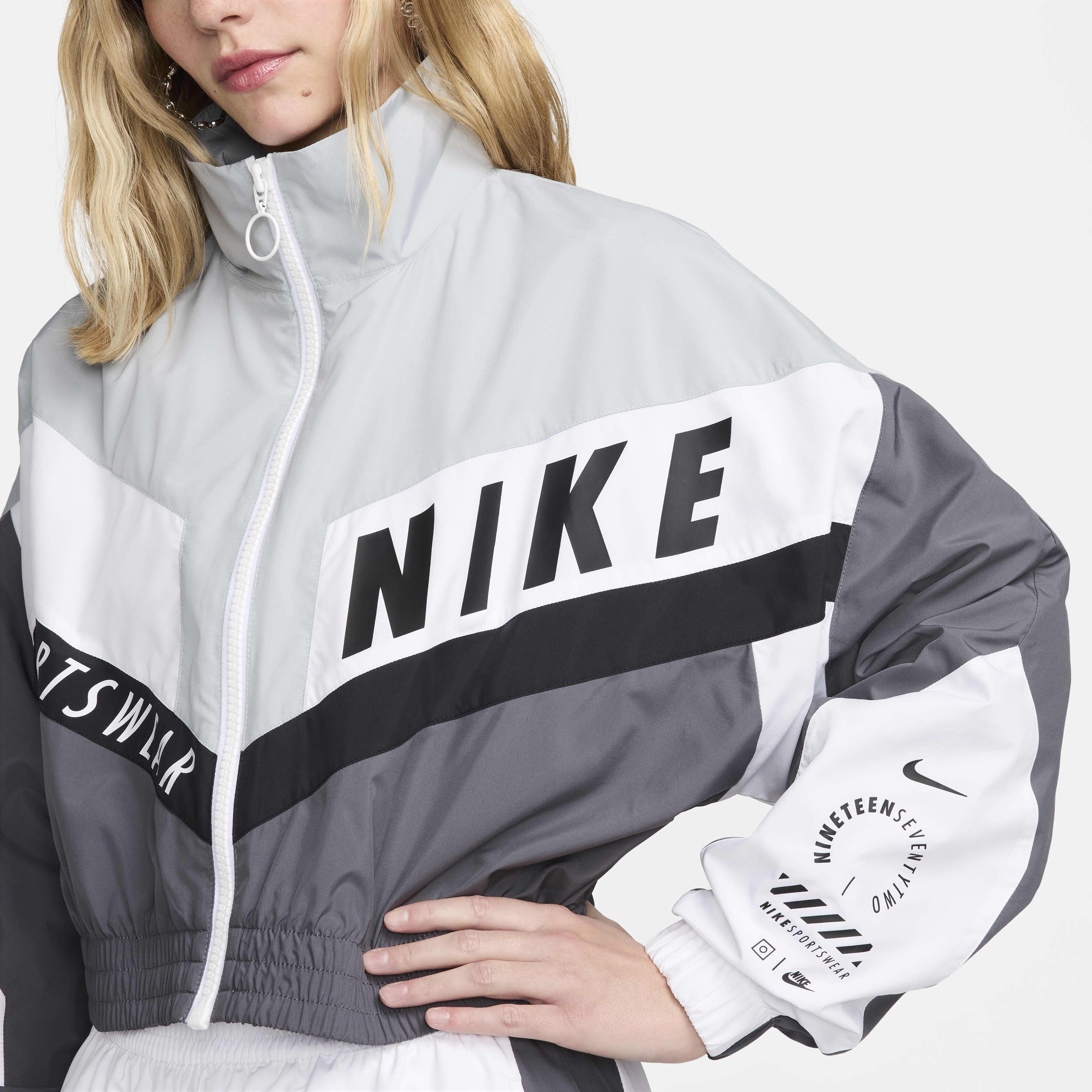 Nike women's sportswear graphic windrunner jacket clearance
