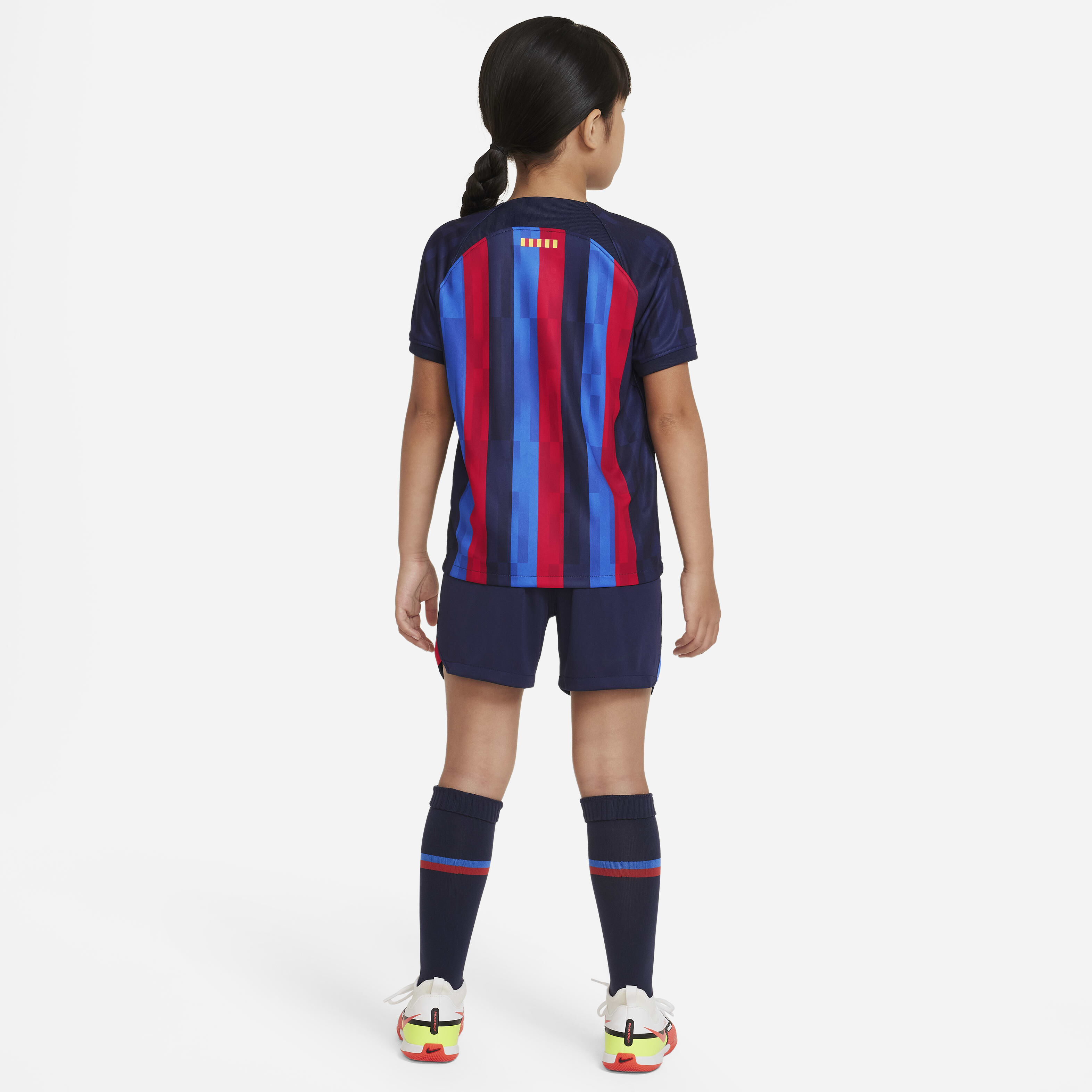 F.C. برشلونة 2022/23 الأساسي image number 1