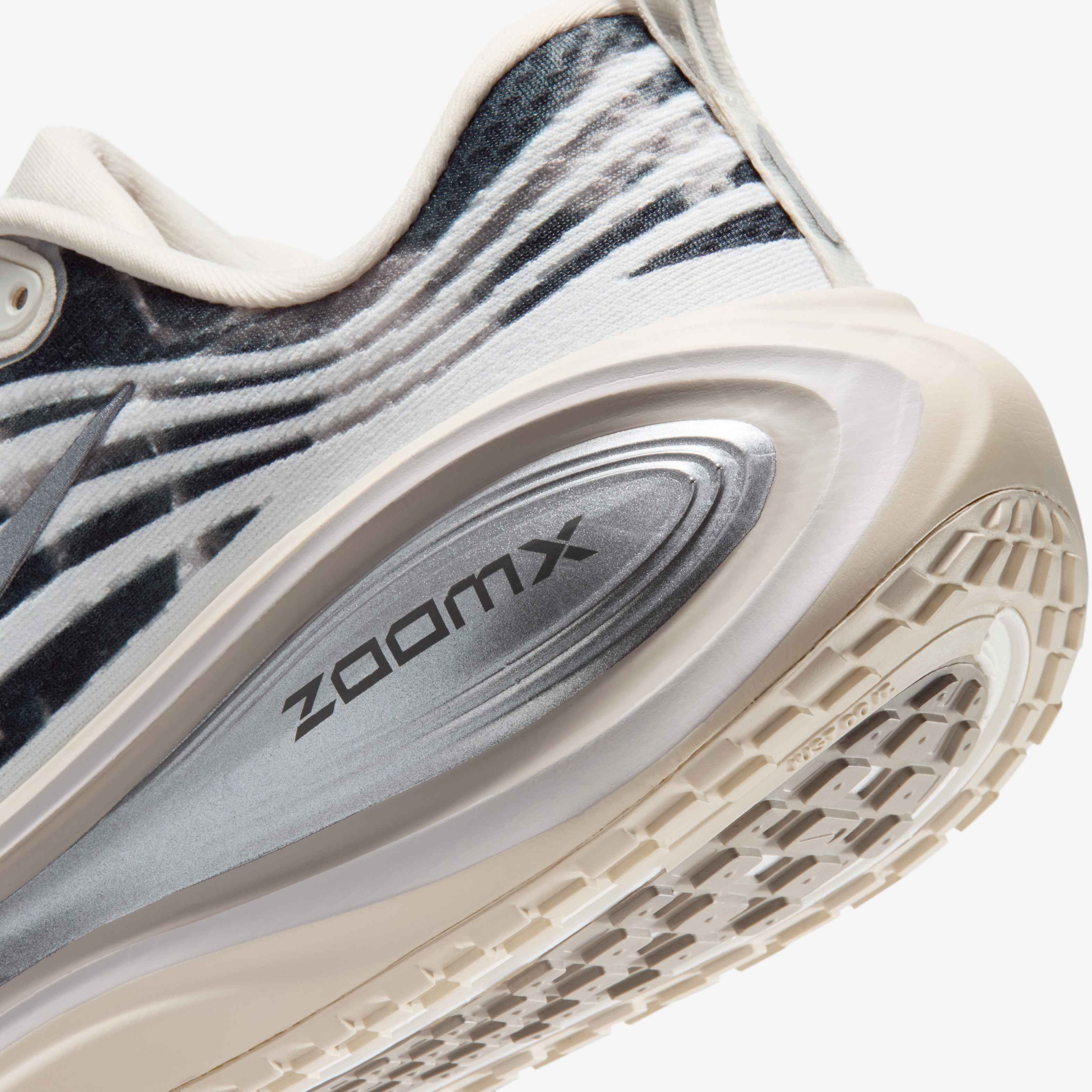 Nike Vomero Plus SE image number 7