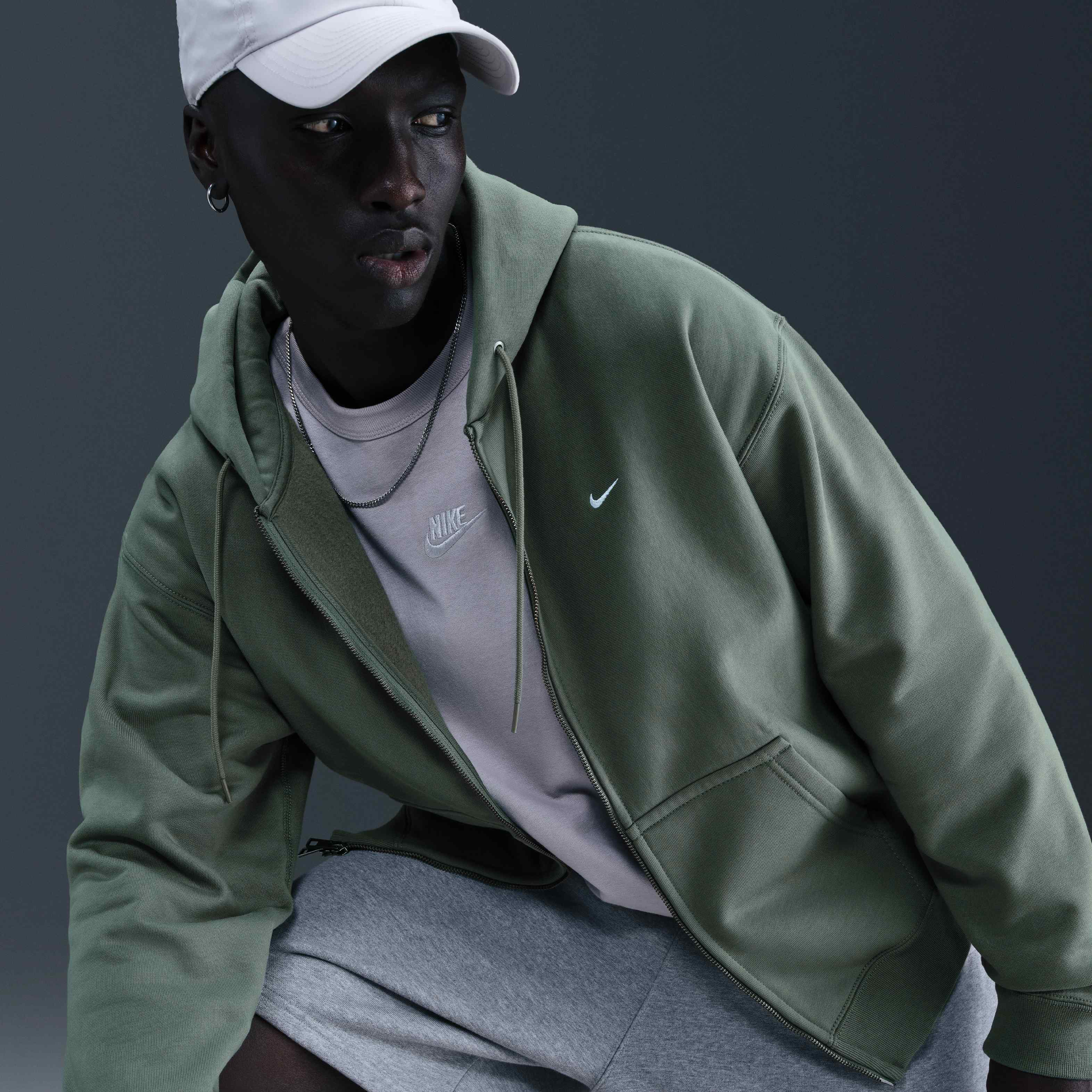 Nike Solo Swoosh image number 2