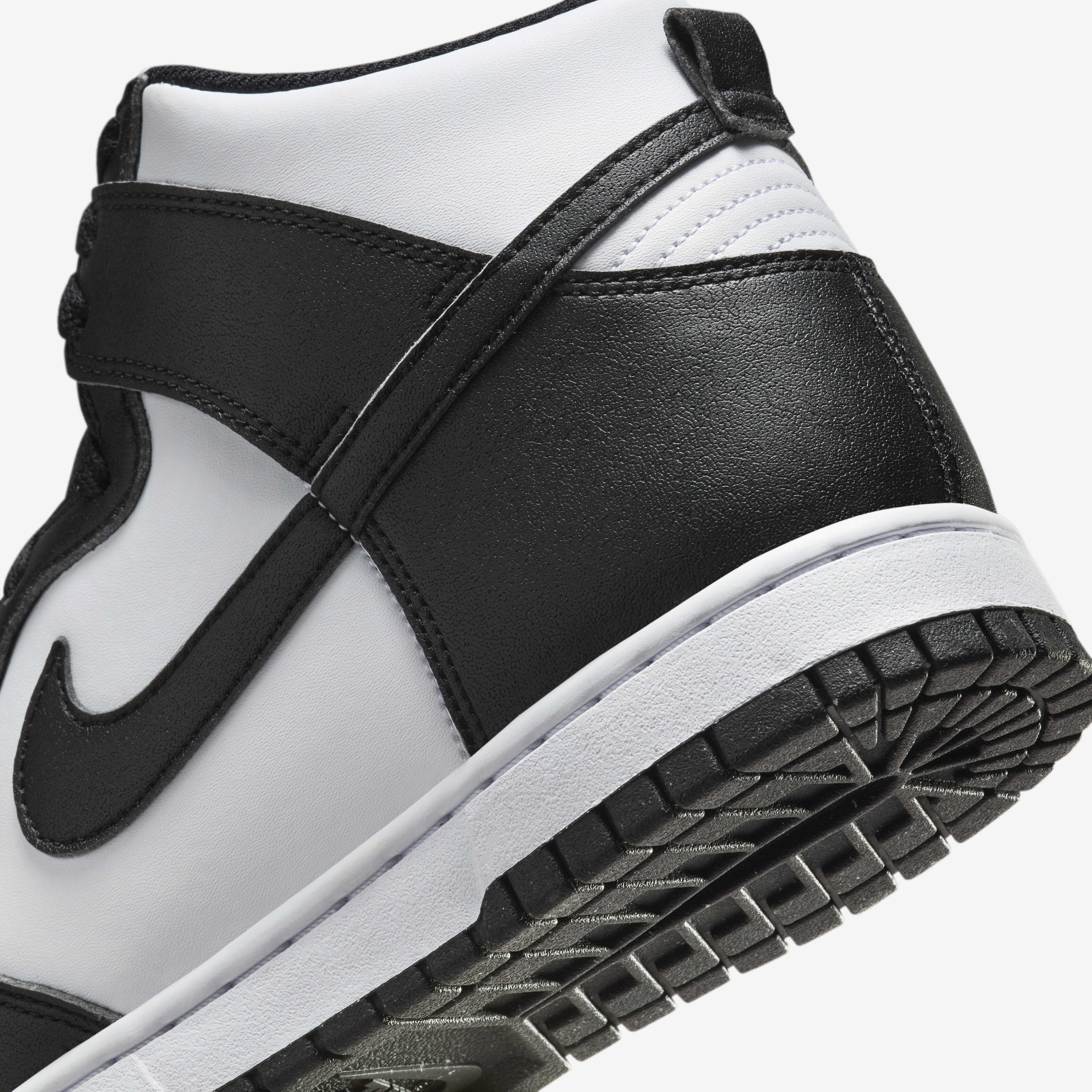 Nike high dunks white strap deals