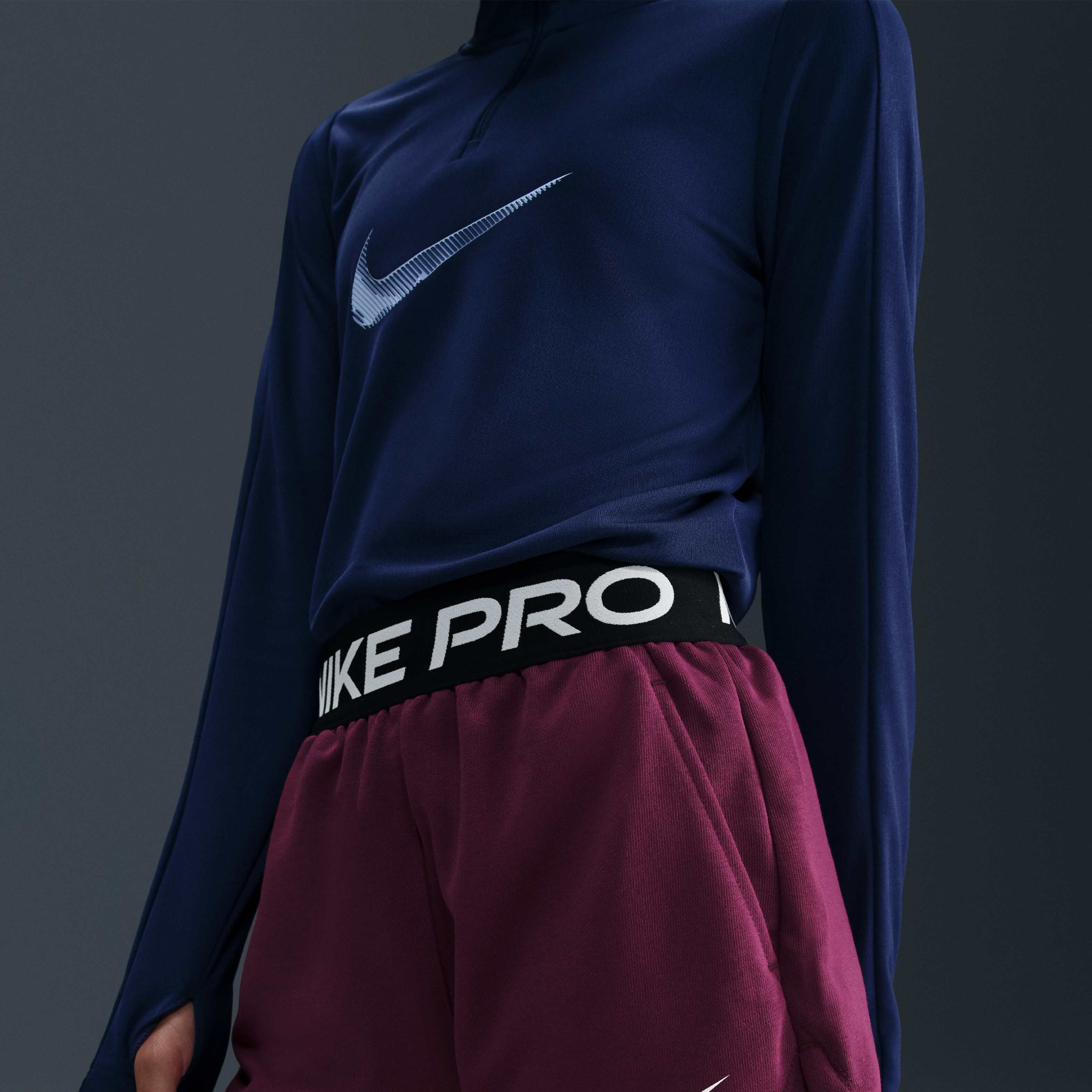 Nike Pro Fleece image number 1