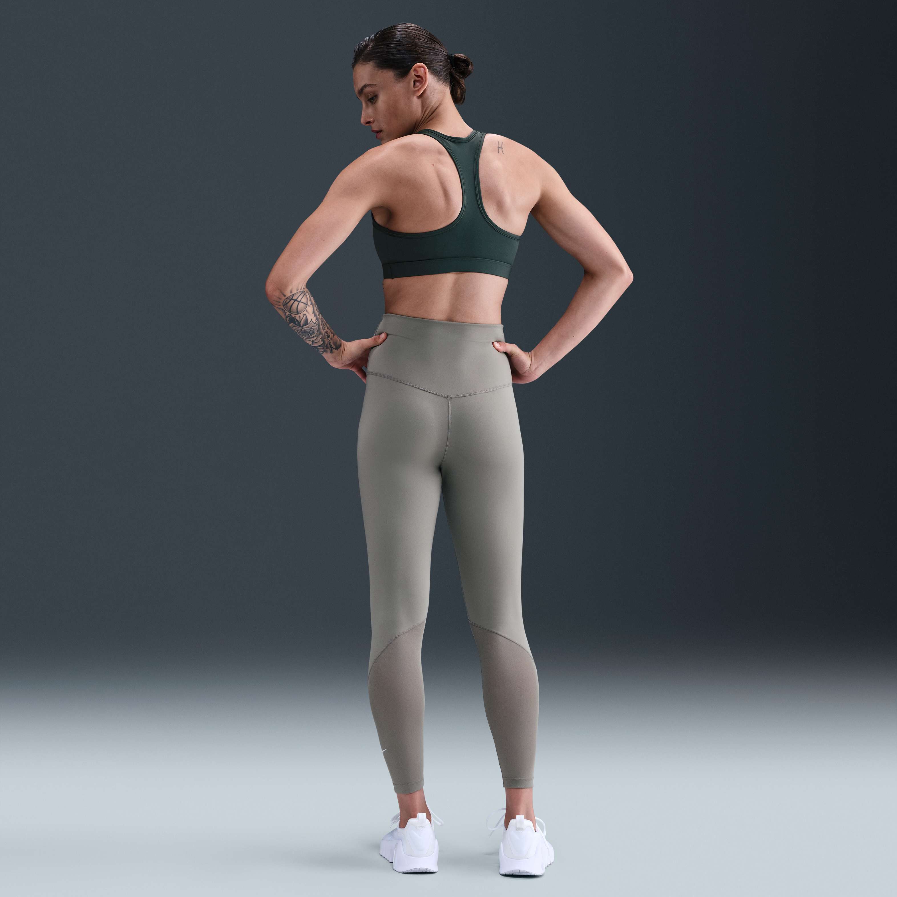 Nike Swoosh Medium-Support image number 4