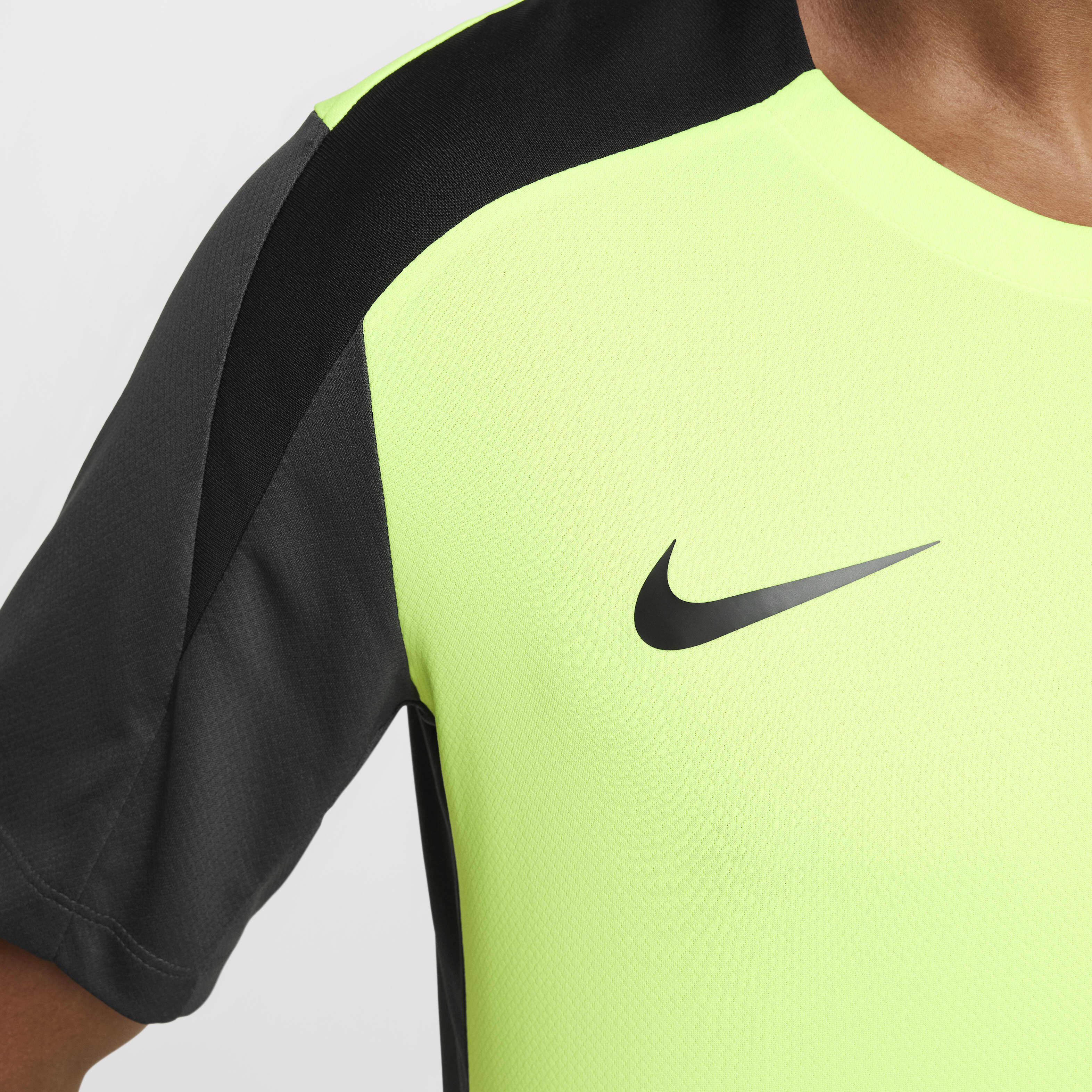 Nike Strike image number 3