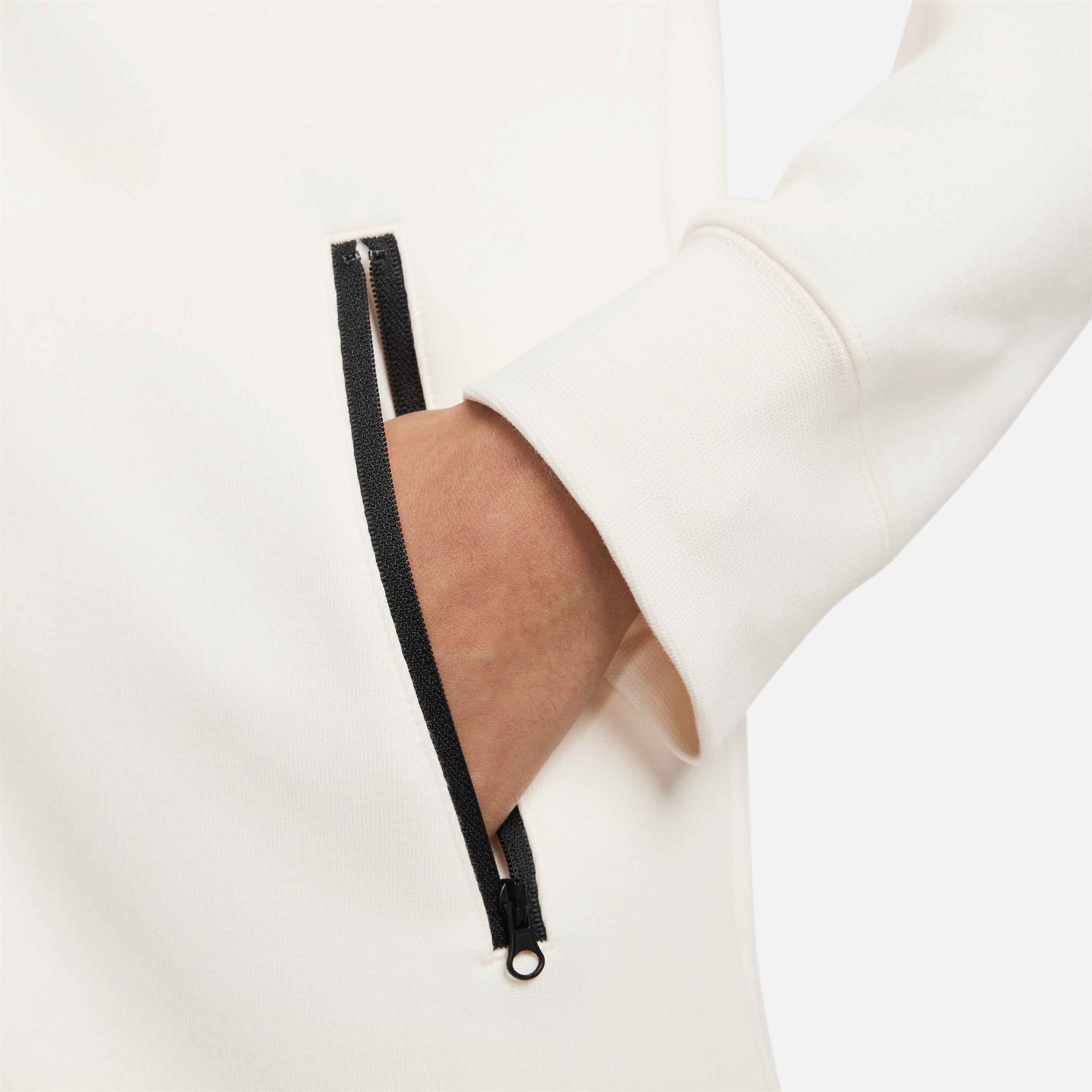 نايكي سبورتسوير تك فليس ويندرانر image number 3