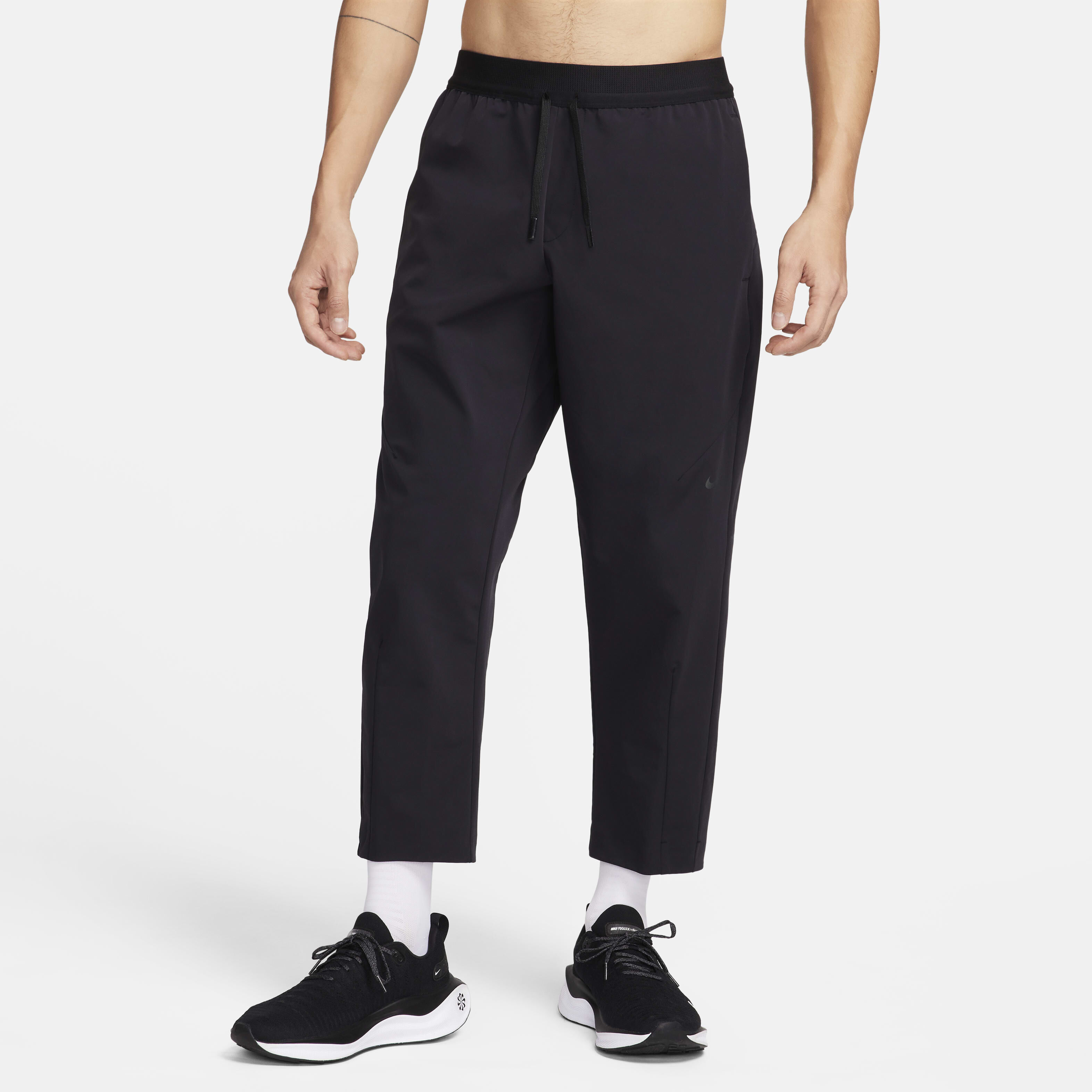 Nike cropped woven trousers outlet