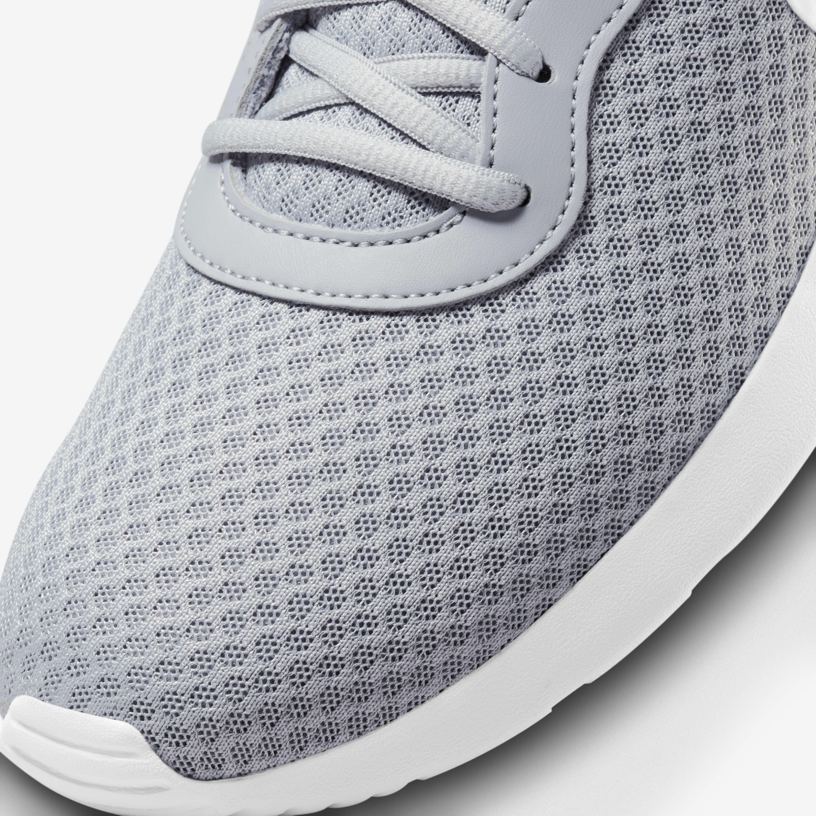 Buy Nike Tanjun Men s Shoes Nike Kuwait Official