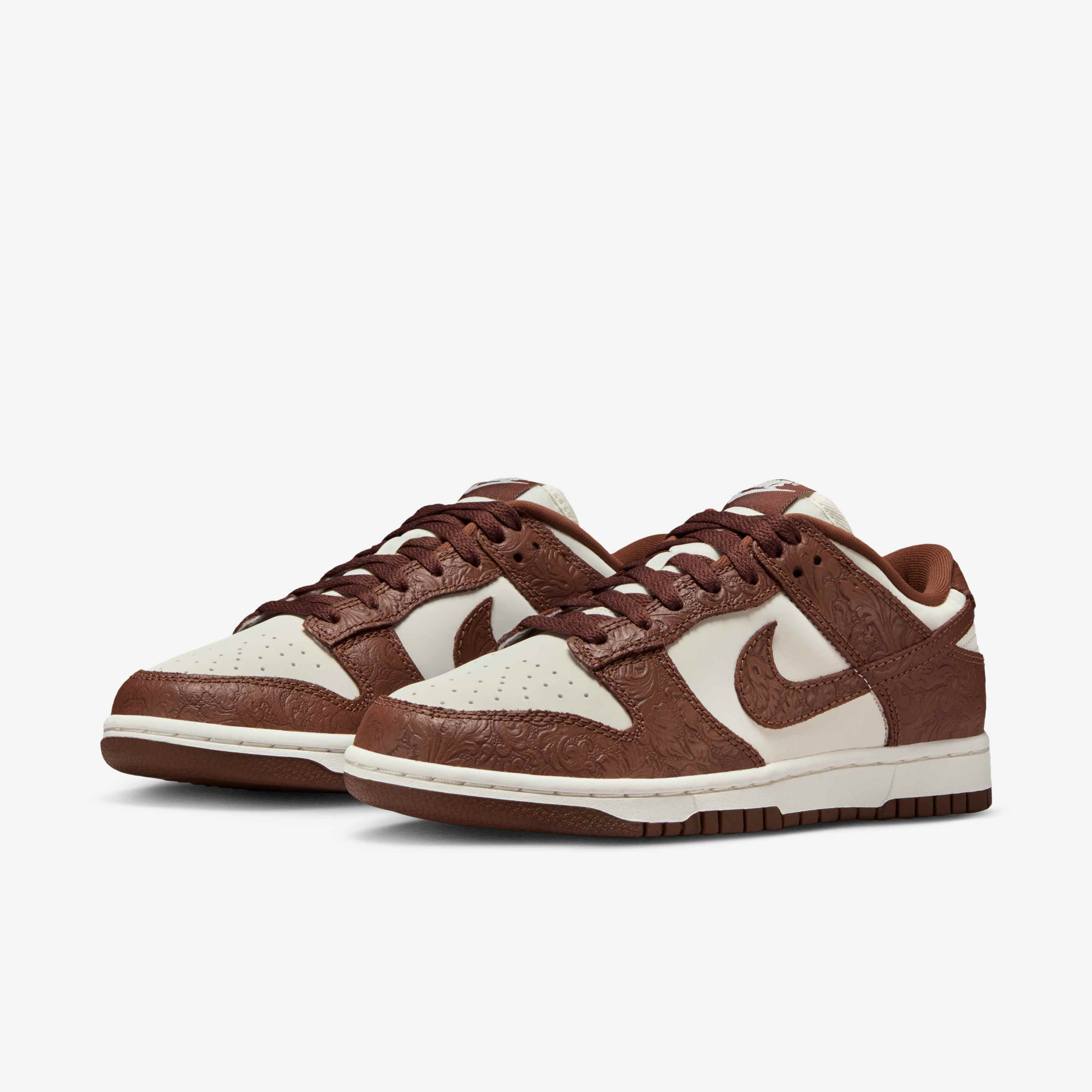 Nike Dunk Low image number 4