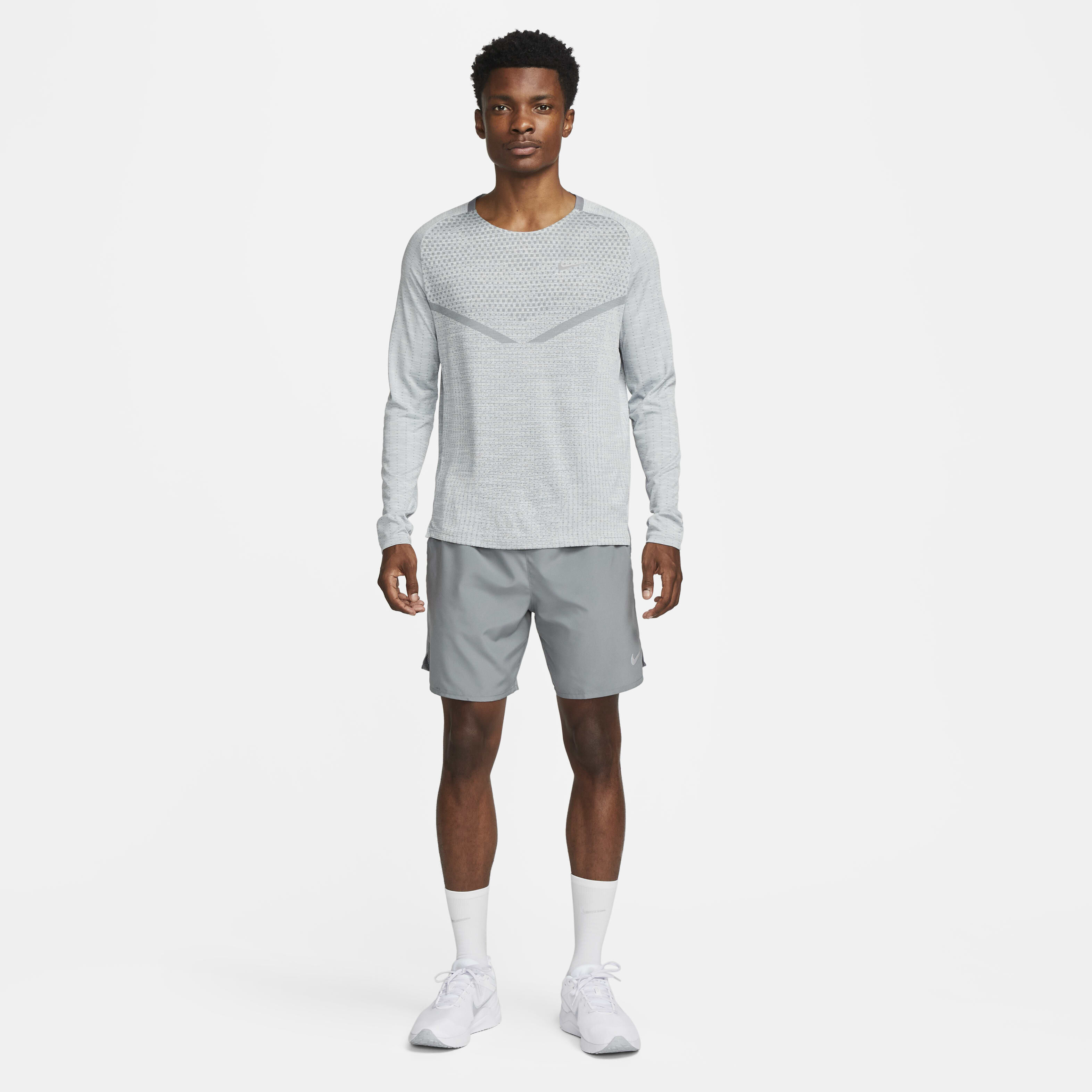 Nike challenger crew deals