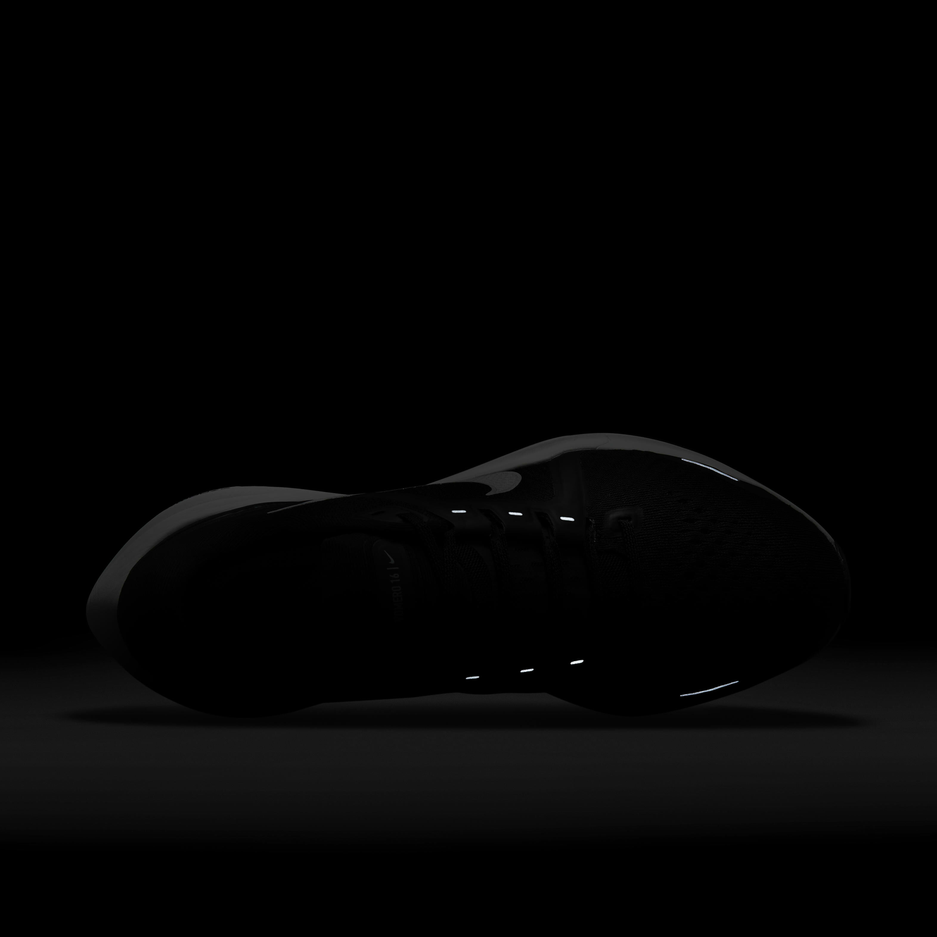 حذاء اير زوم فوميرو 16 image number 8