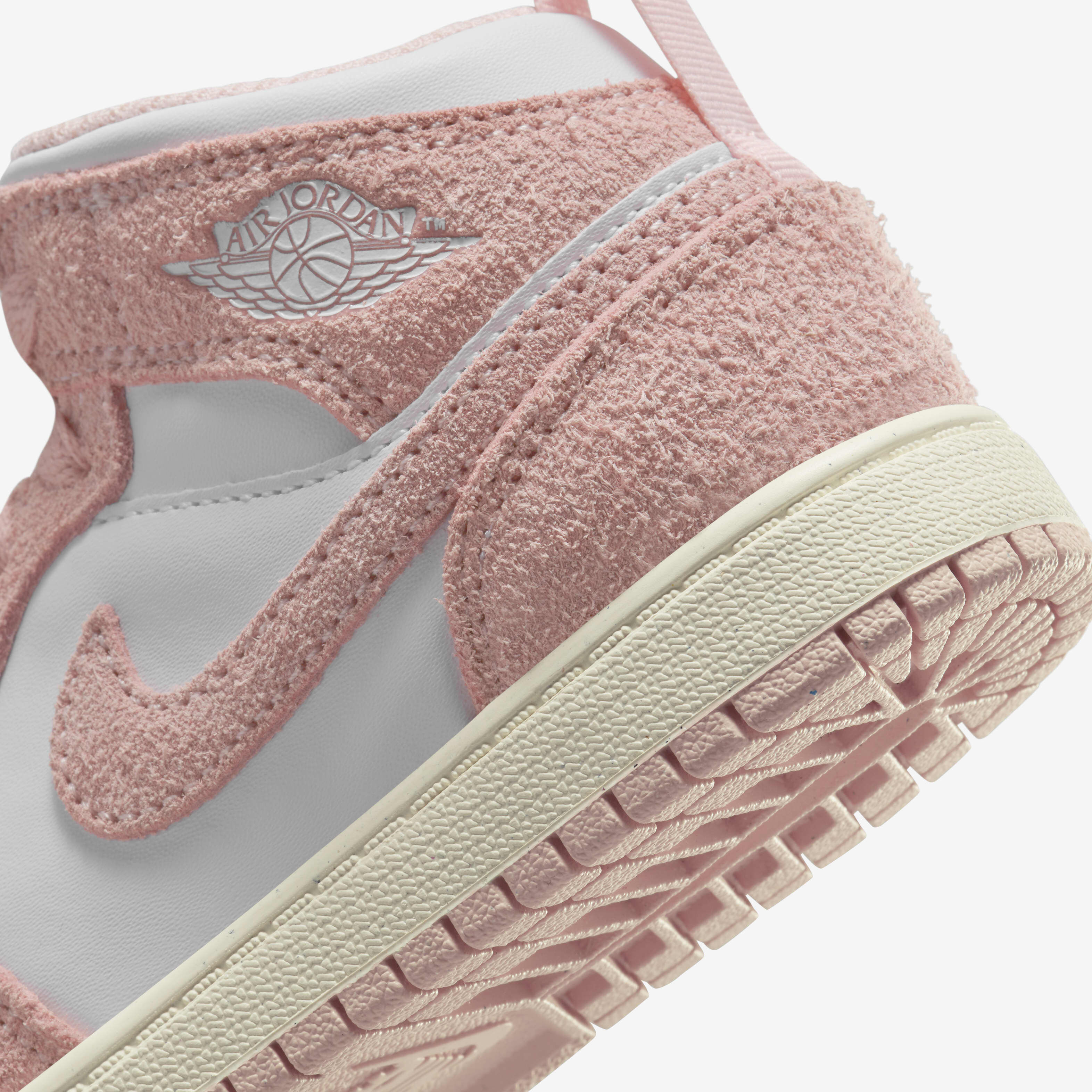 Aj 1 mid pink online