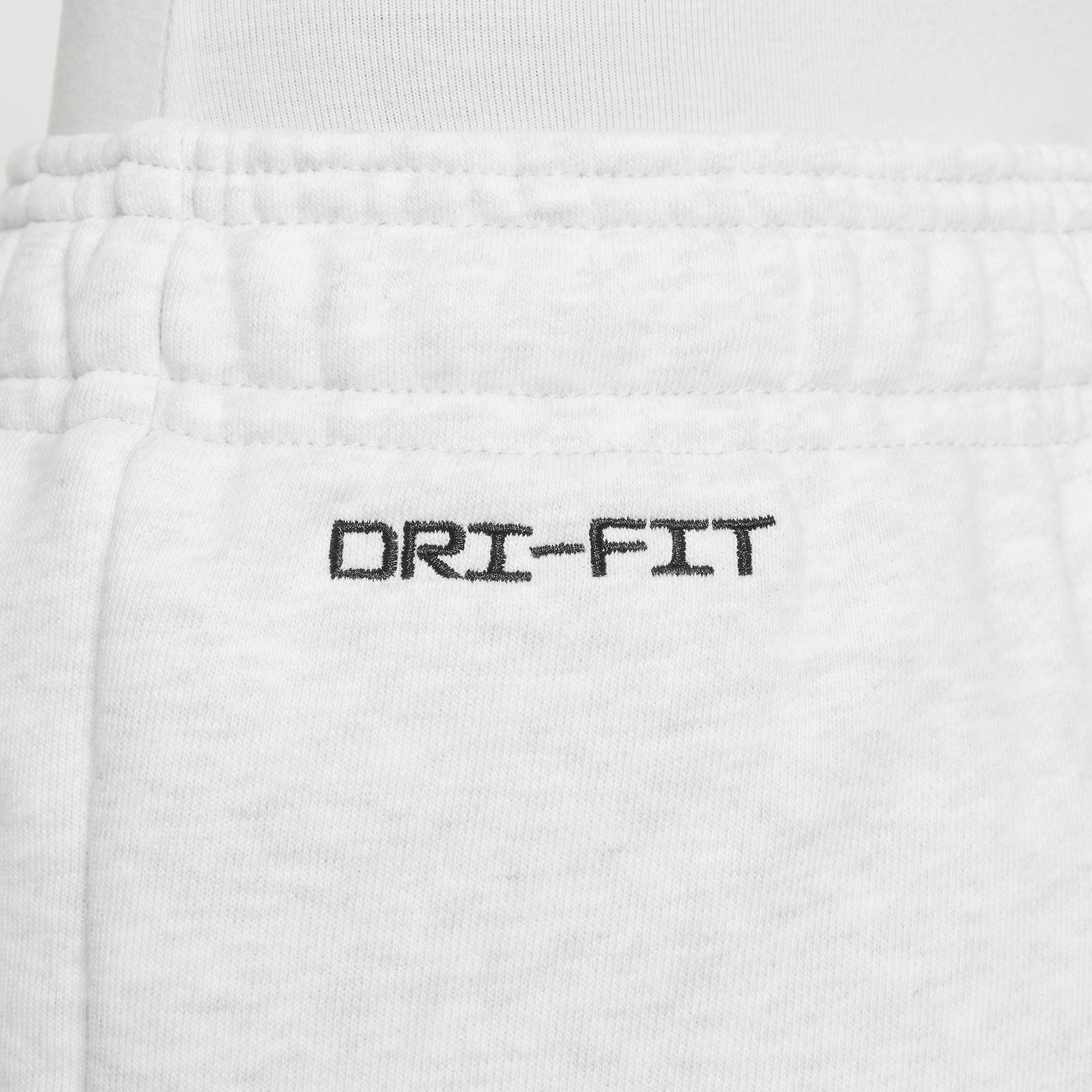 LeBron Standard Issue image number 7