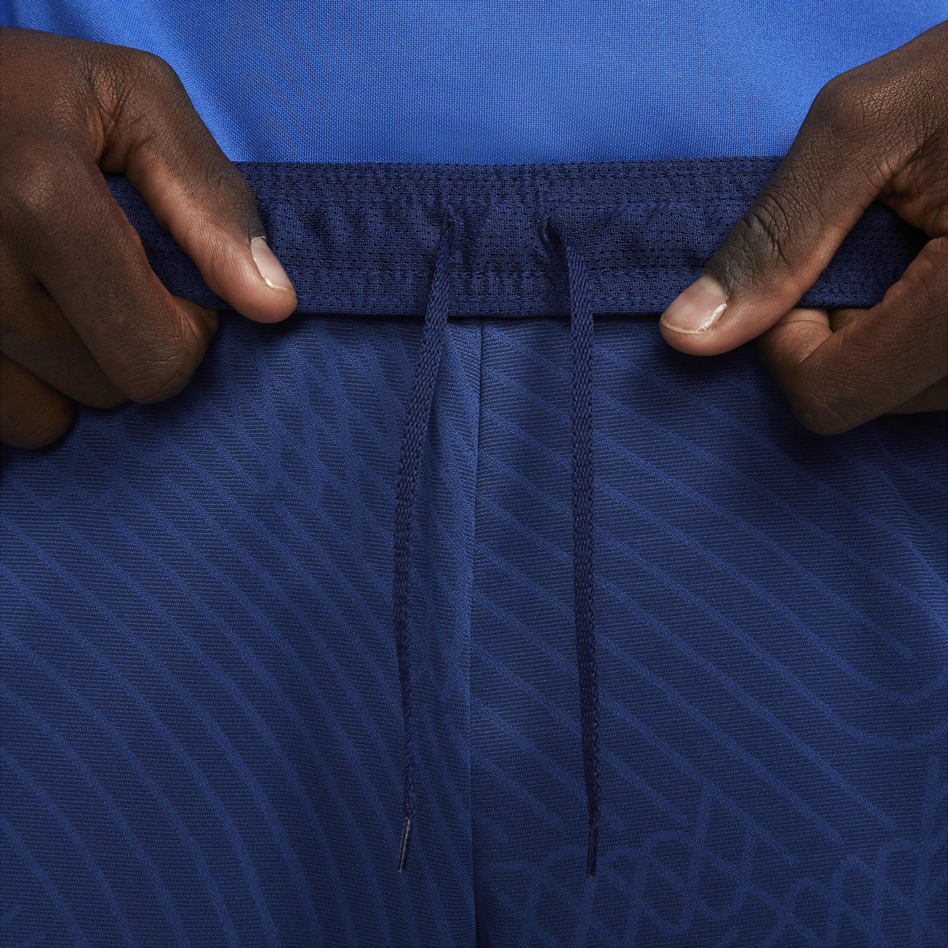 England Strike image number 6