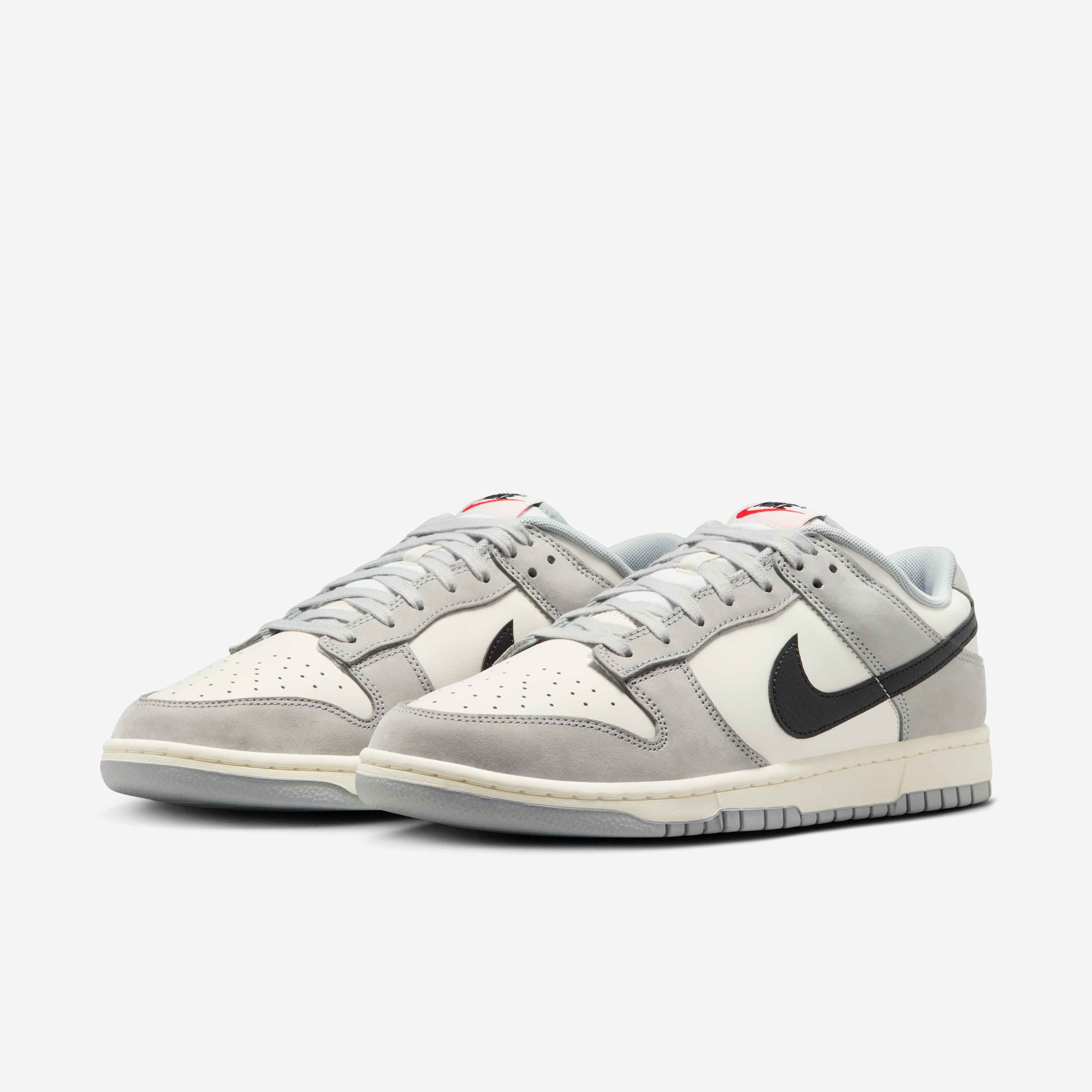 Nike Dunk Low image number 4