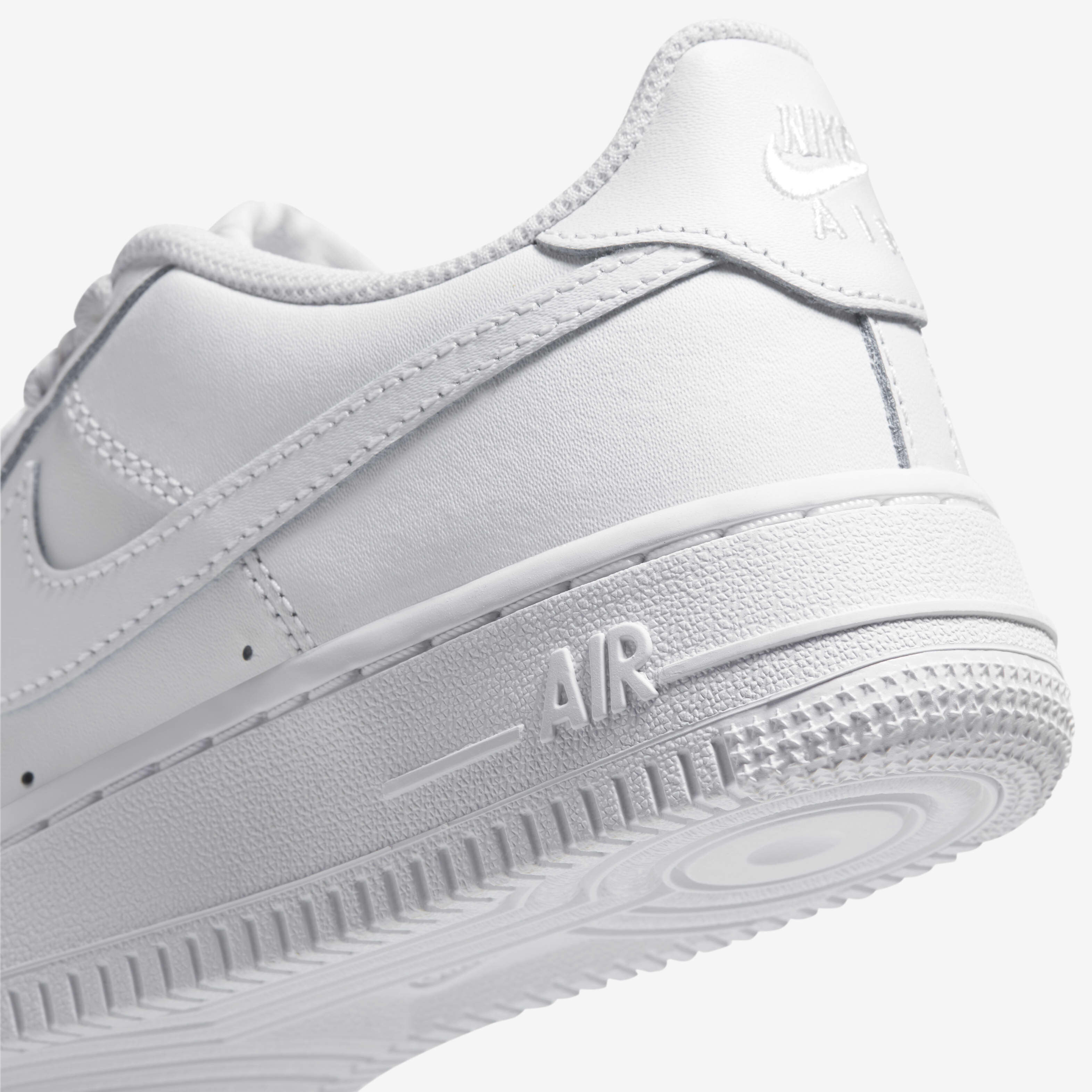 Buy Nike Air Force 1 LE Older Kids Shoe Nike Kuwait Official