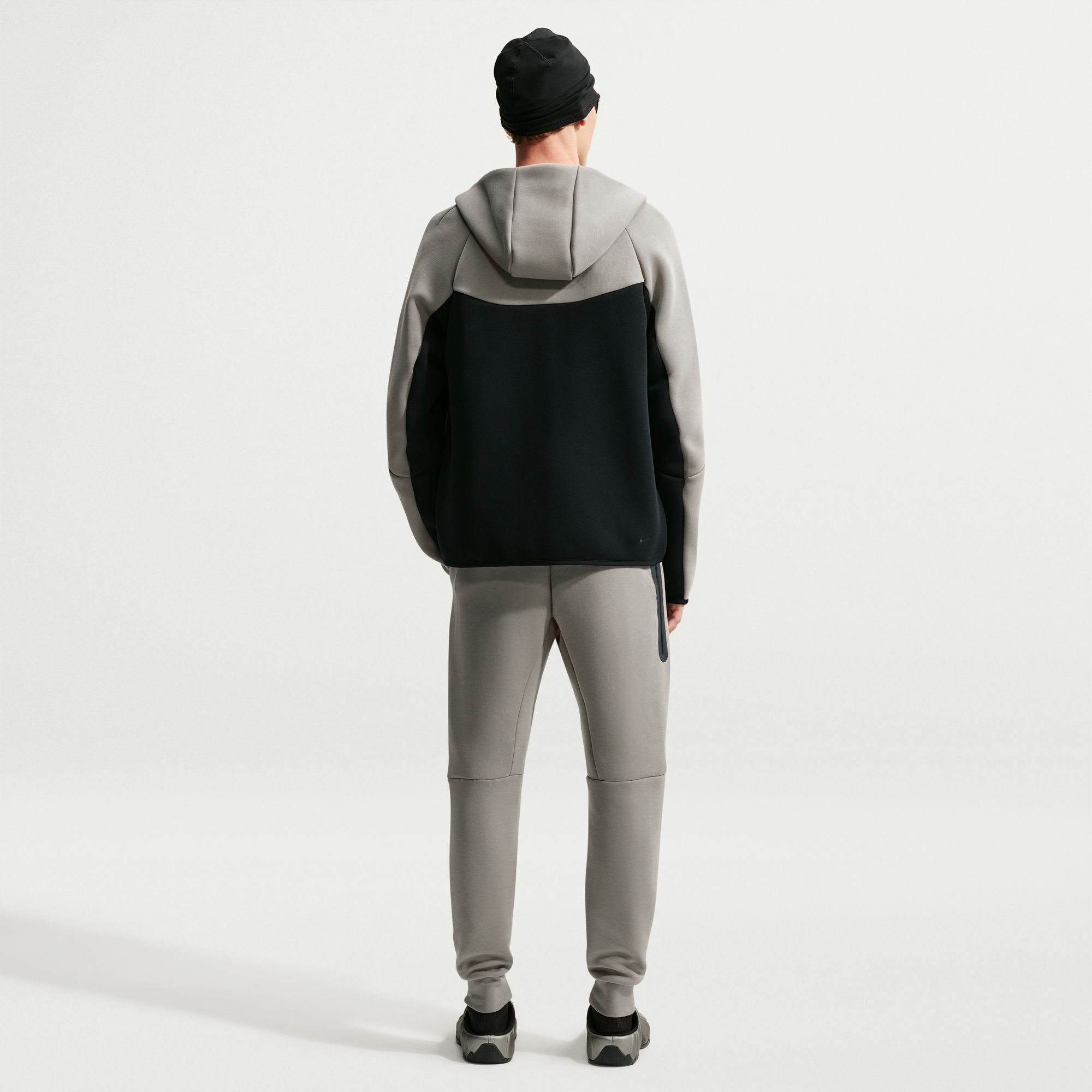 Nike Tech image number 1