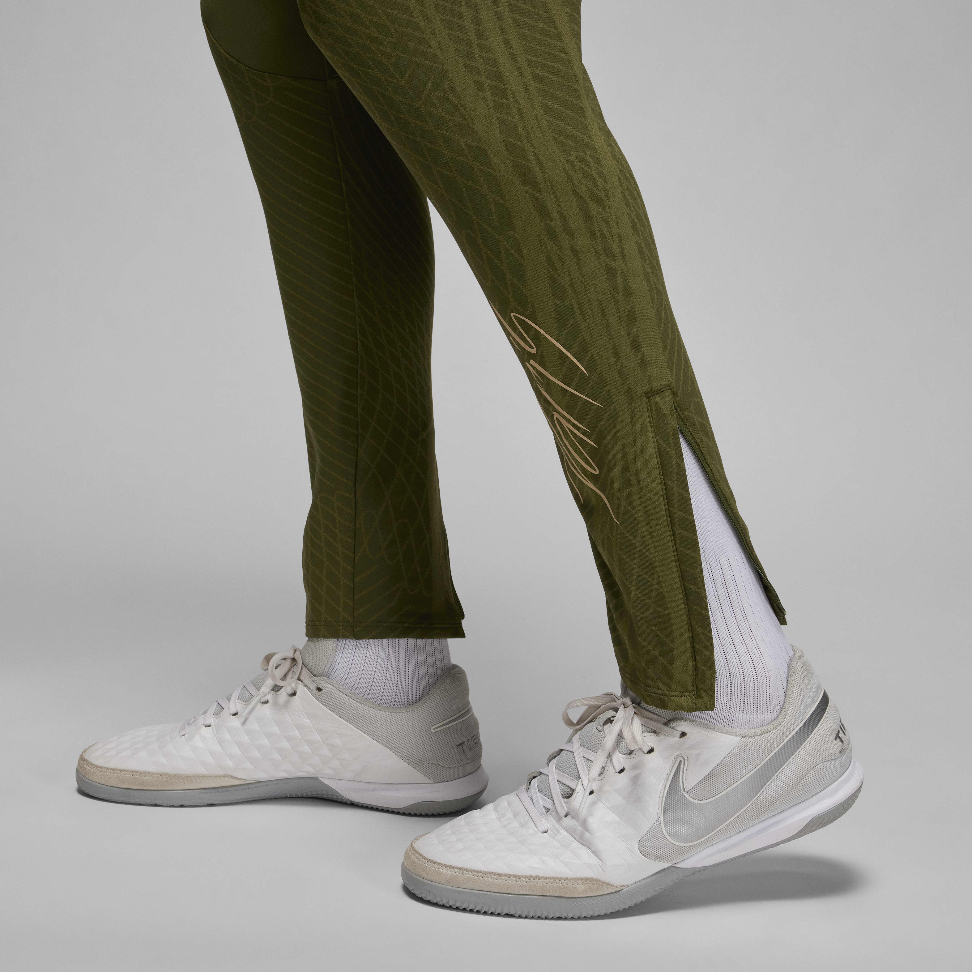 باريس سان جيرمان سترايك البديل image number 7