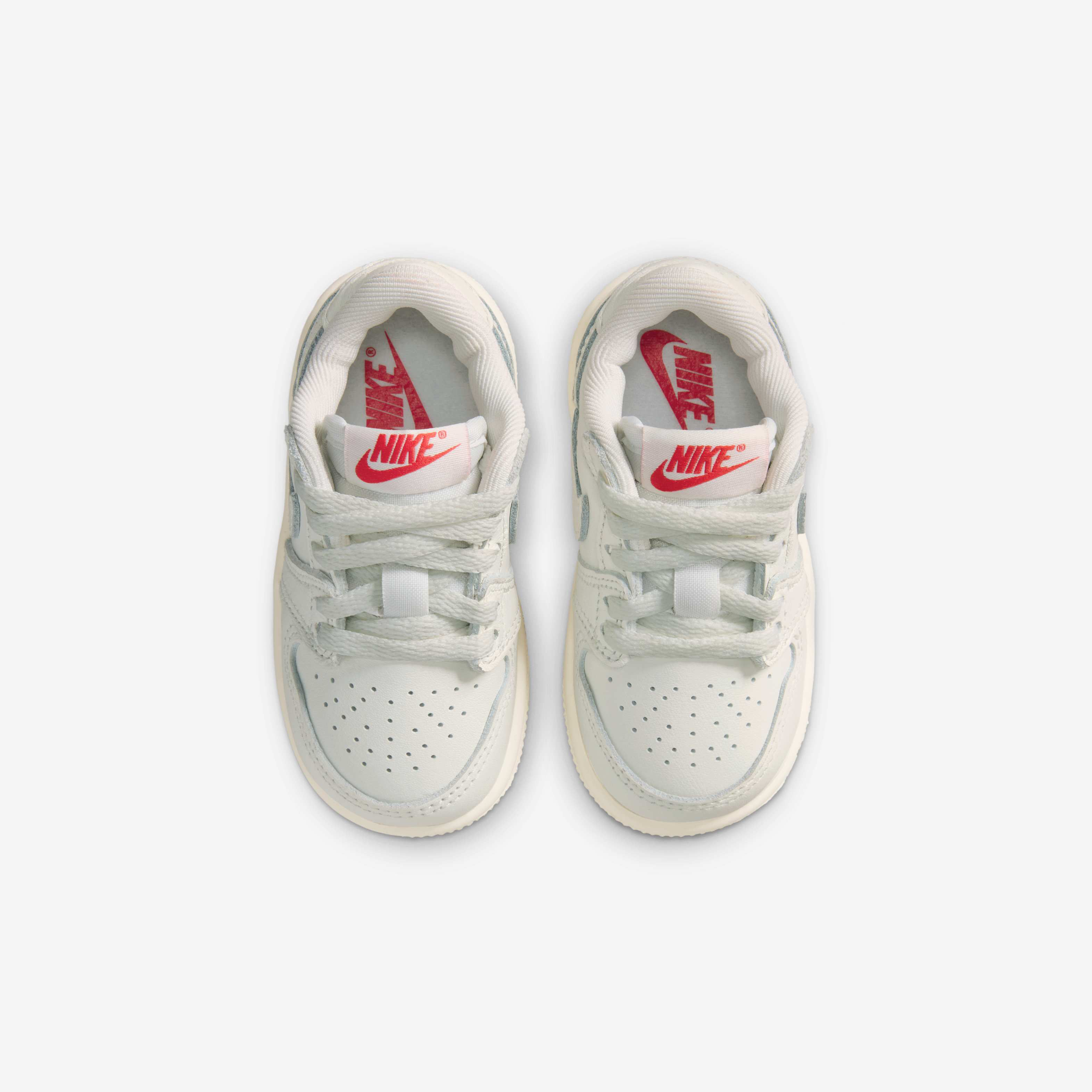Jordan 1 Retro Low 'Chicago' image number 12