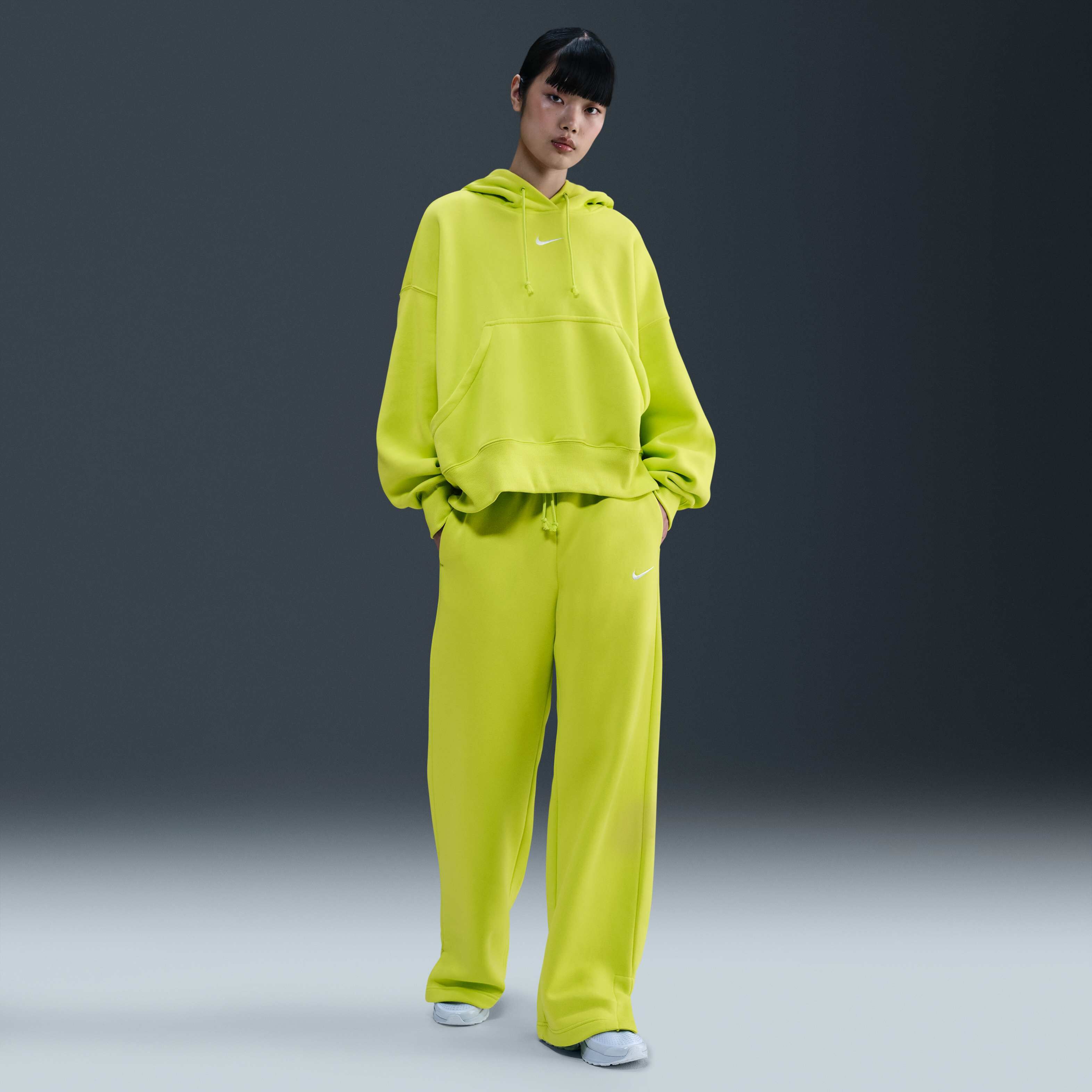 نايكي سبورتسوير فينيكس فليس image number 0