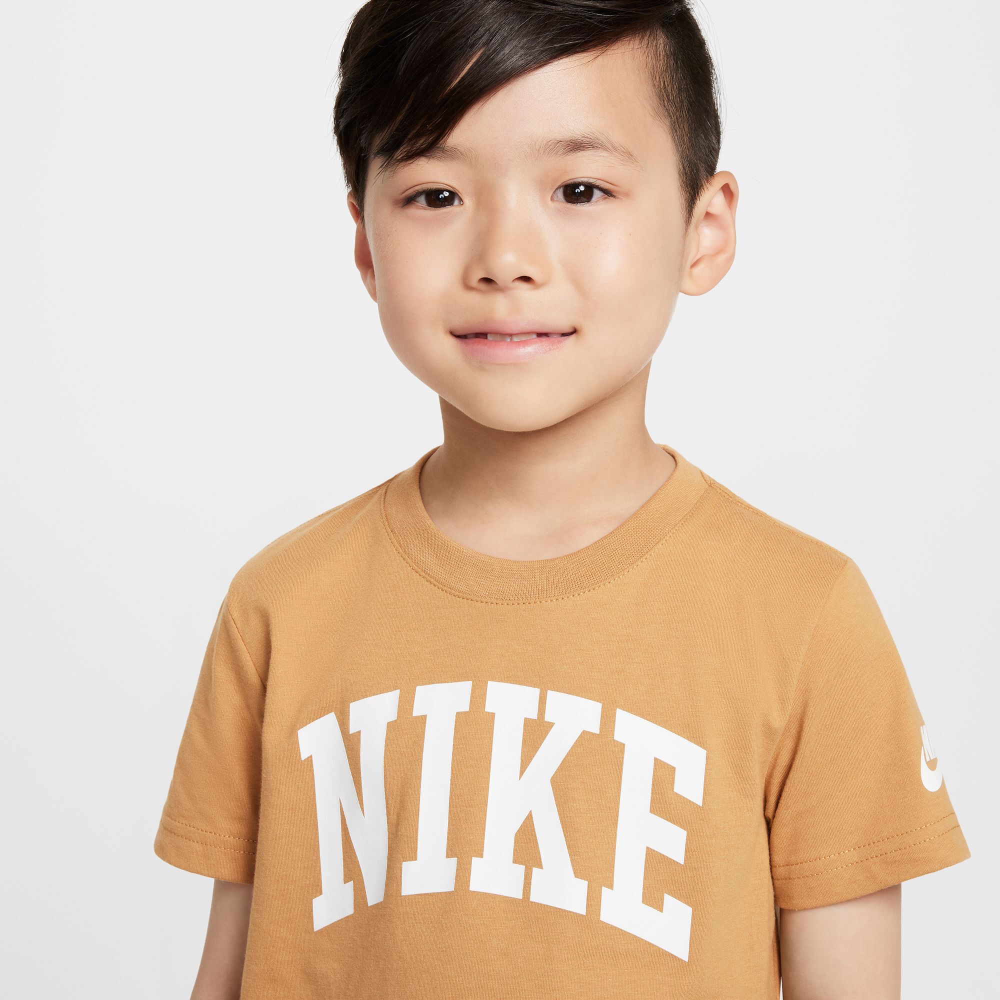 نايكي كلوب image number 1