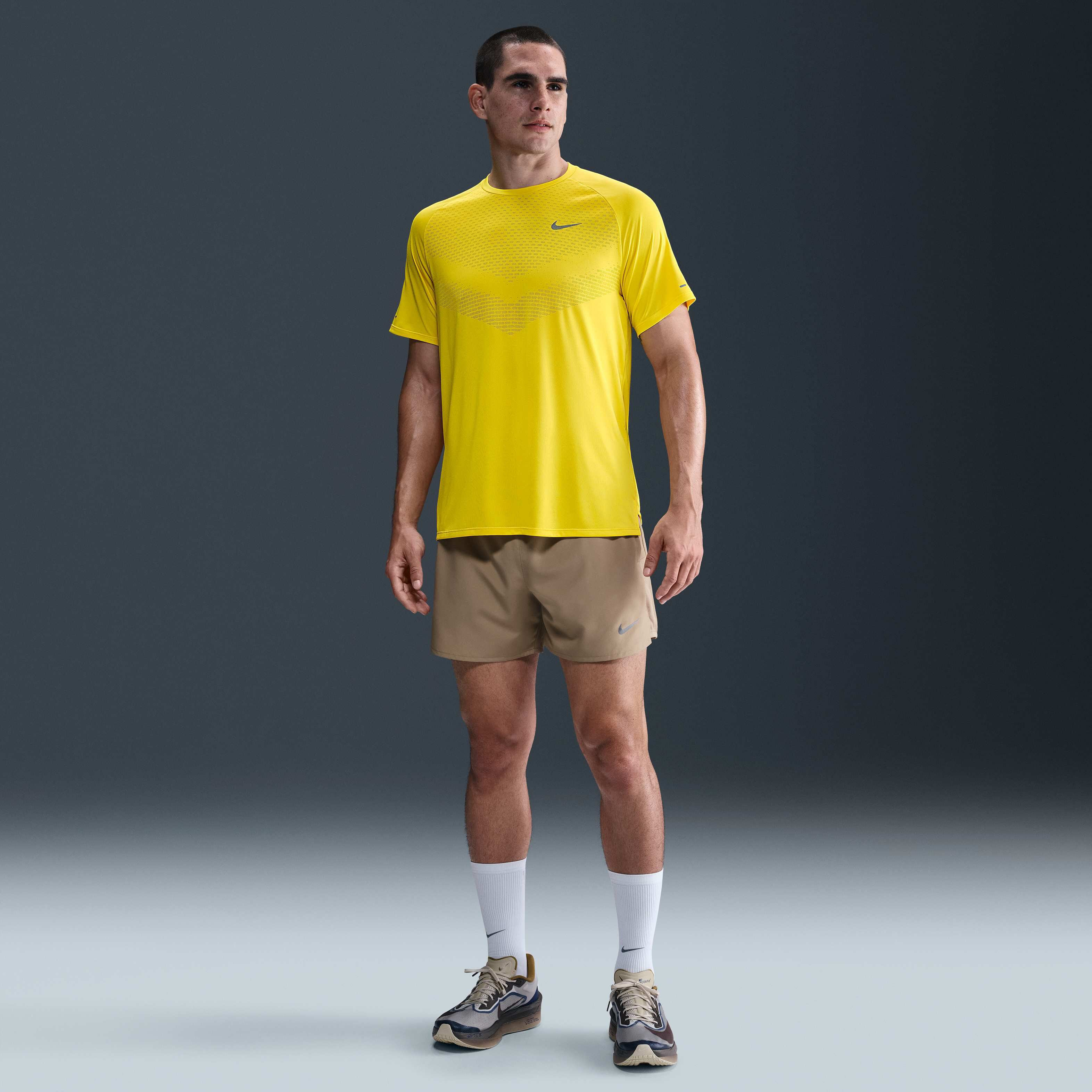 Nike Stride image number 3