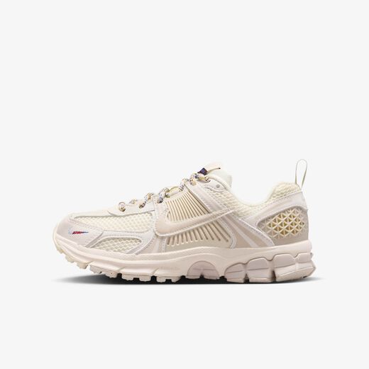 ملابس و أحذية الأطفال-نايكي, Nike Vomero 5, حذاء للأطفال الكبار