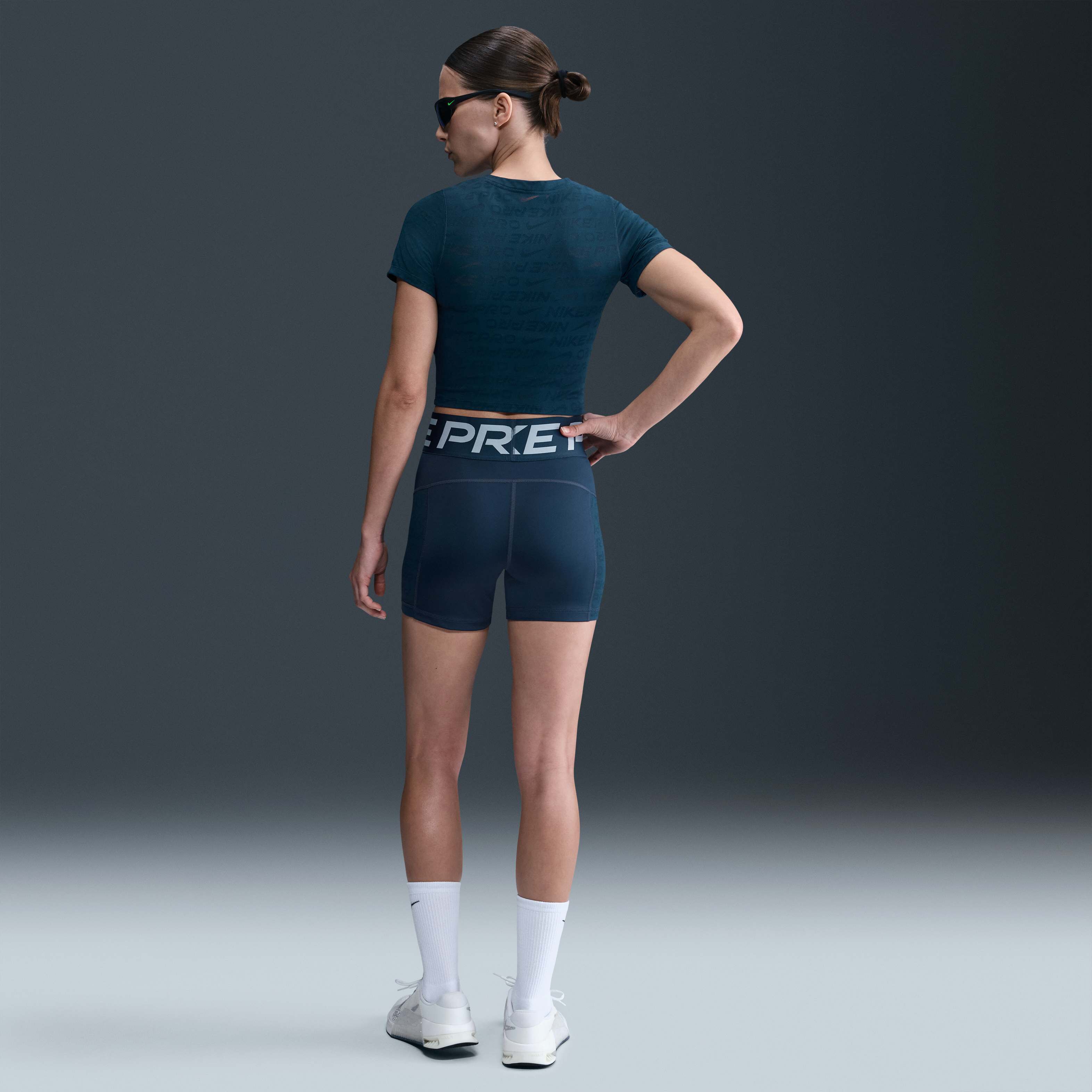 Nike Pro image number 4