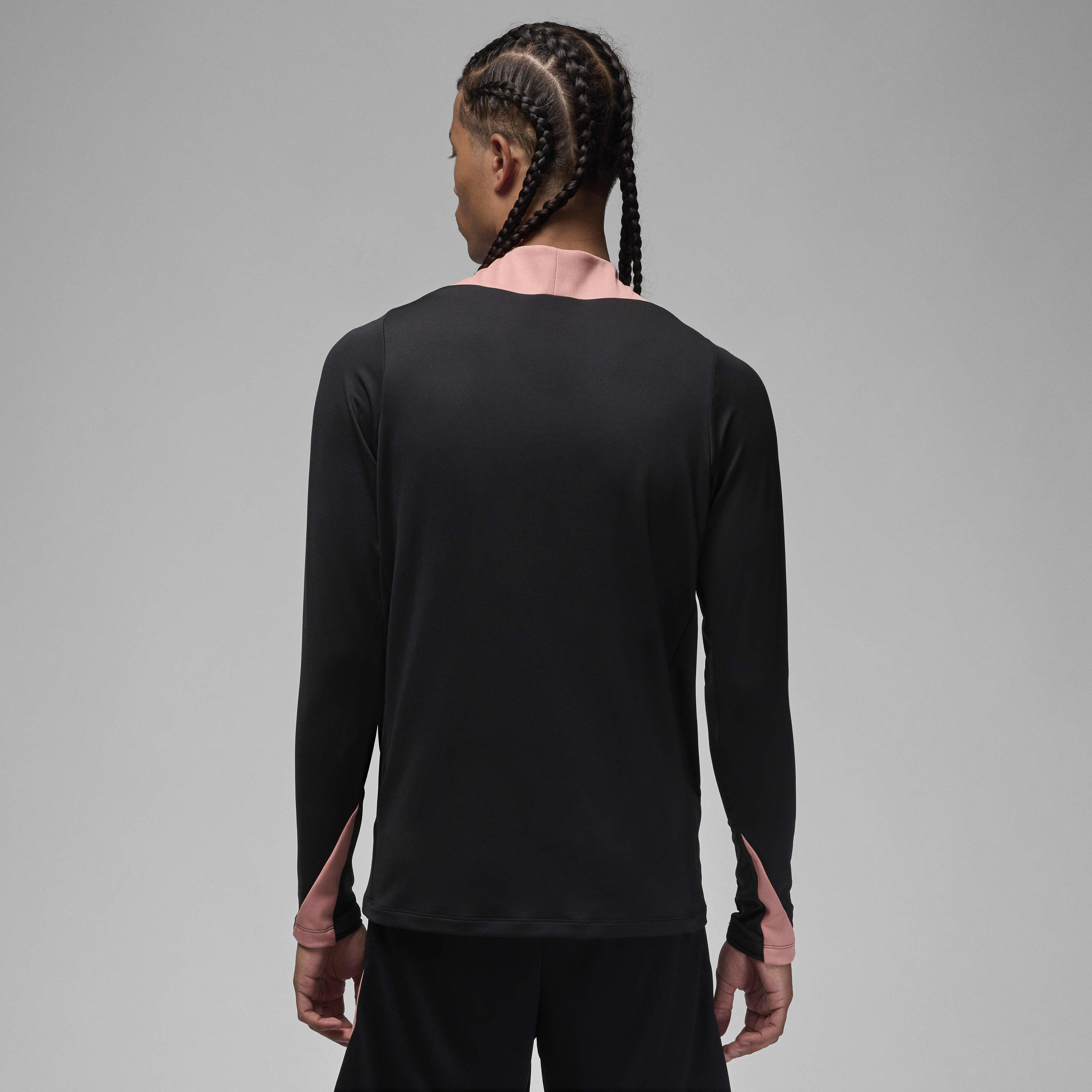 Paris Saint-Germain Strike Third image number 1