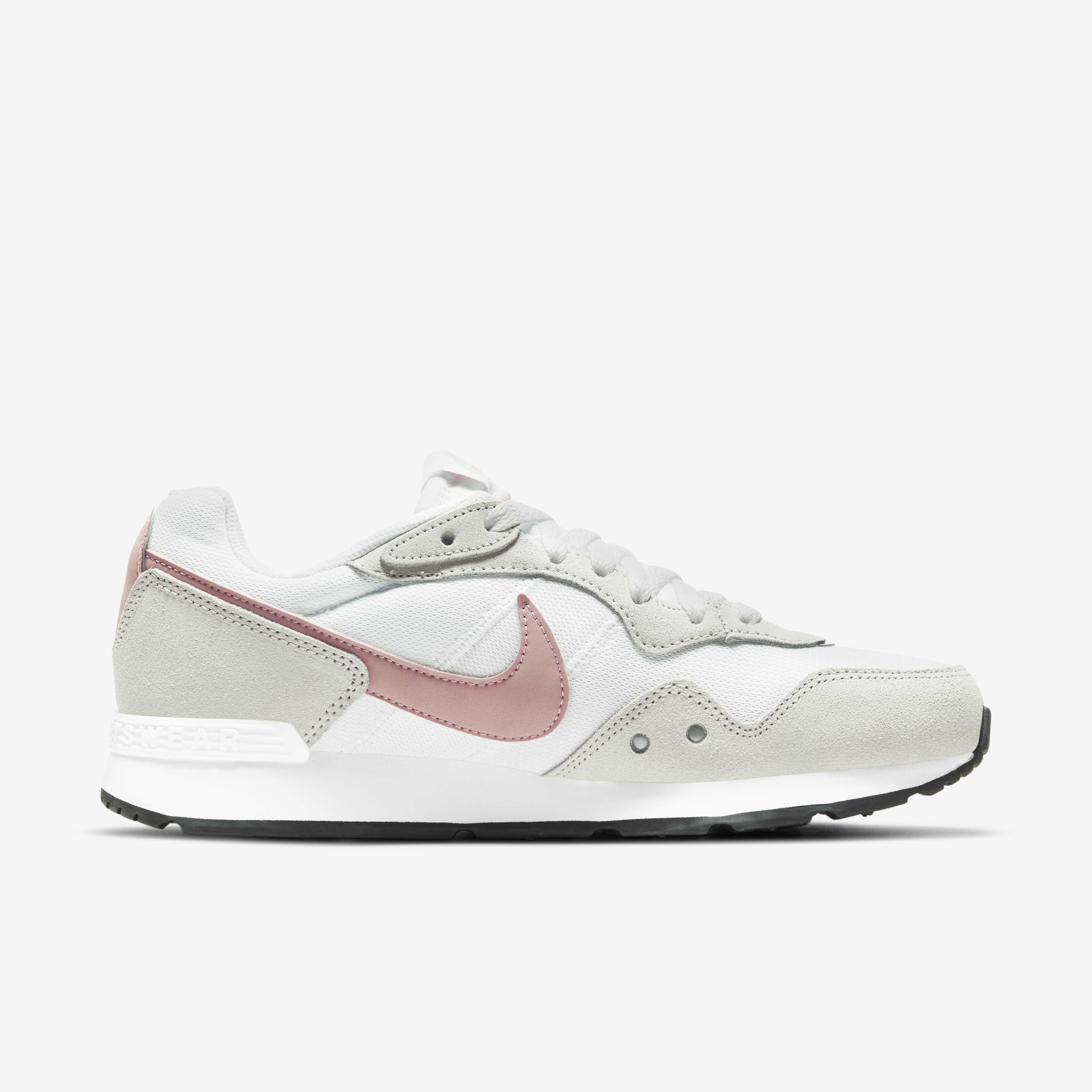 Women's Venture Runner Shoes image number 2