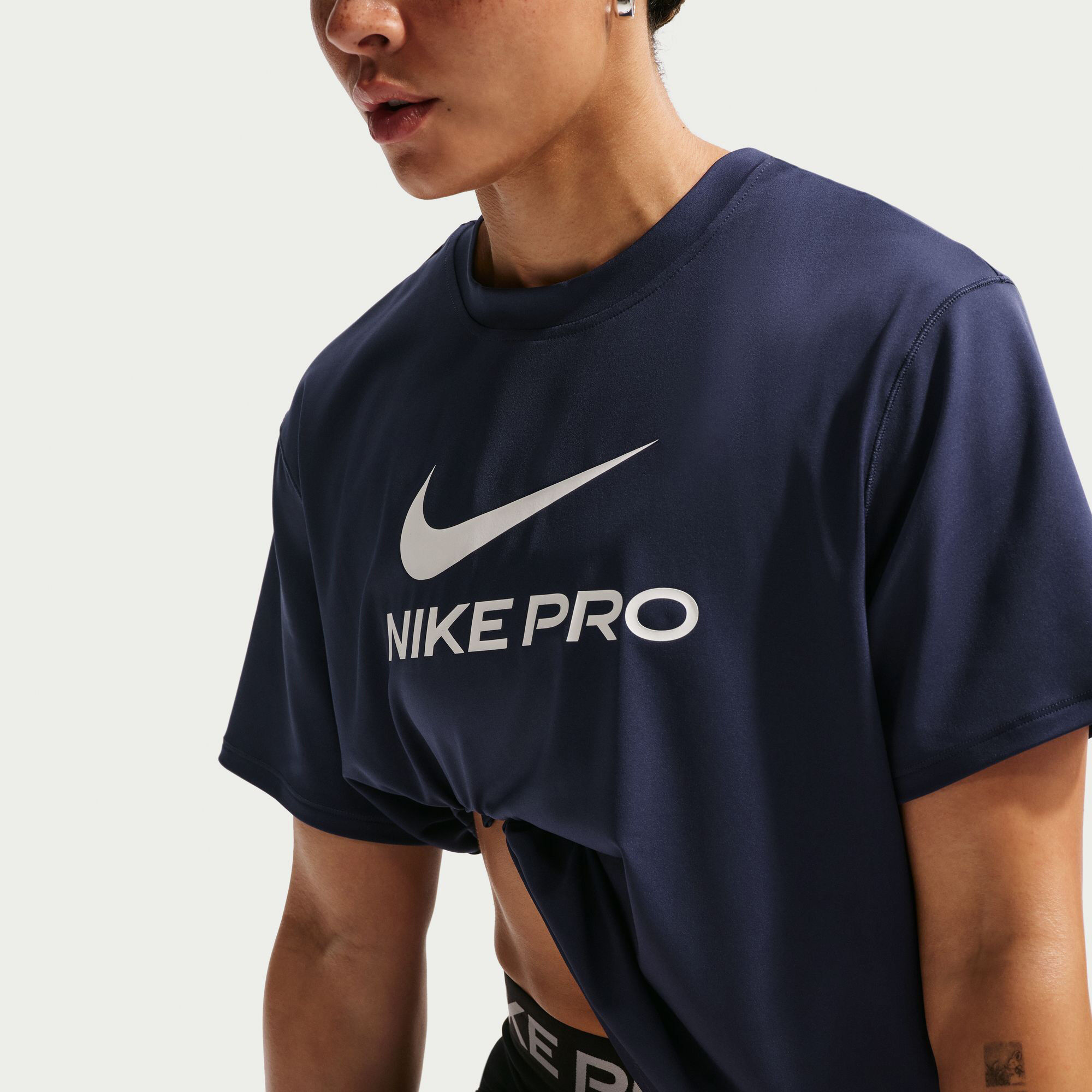 Nike Pro image number 4