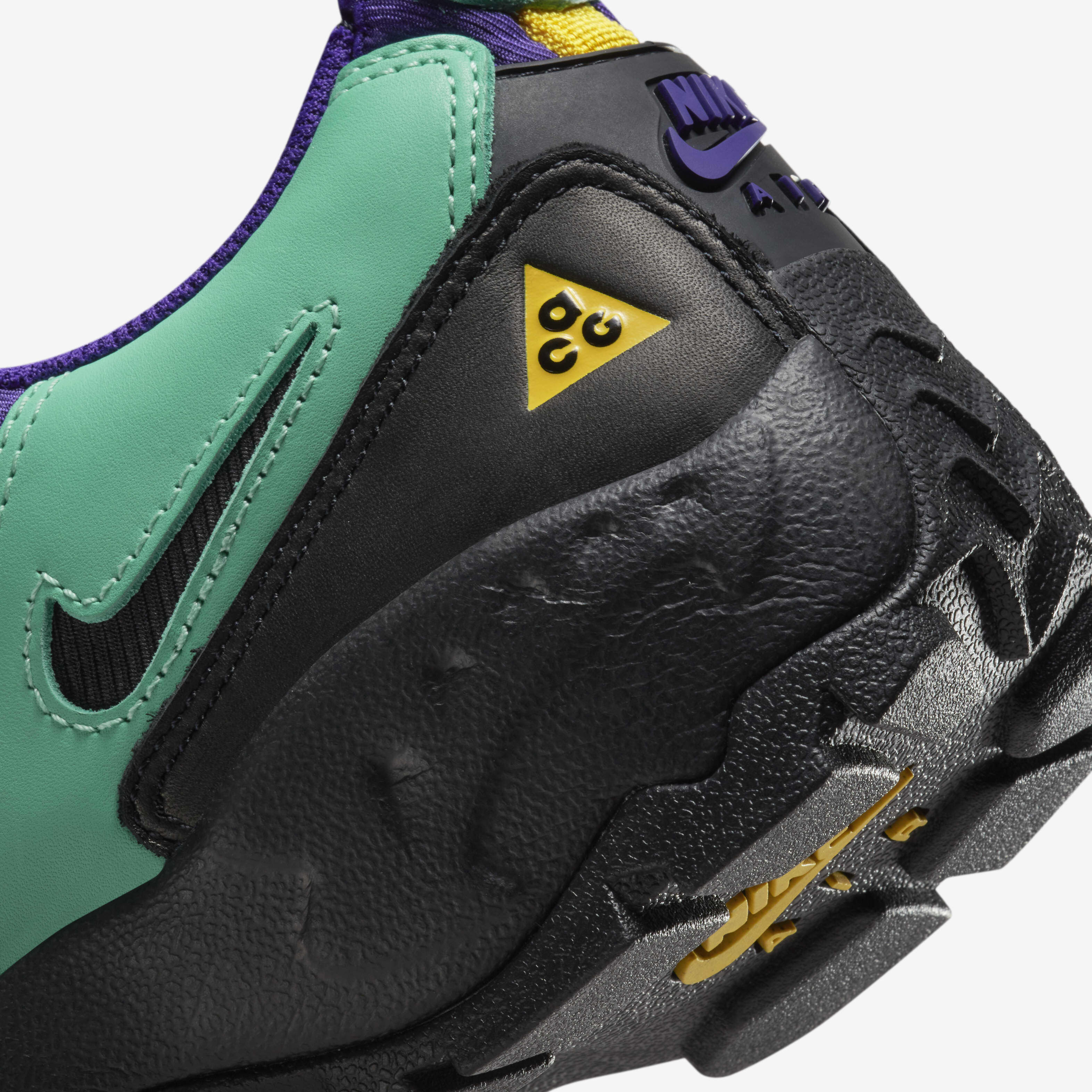 نايكي اي سي جي اير مادا image number 7