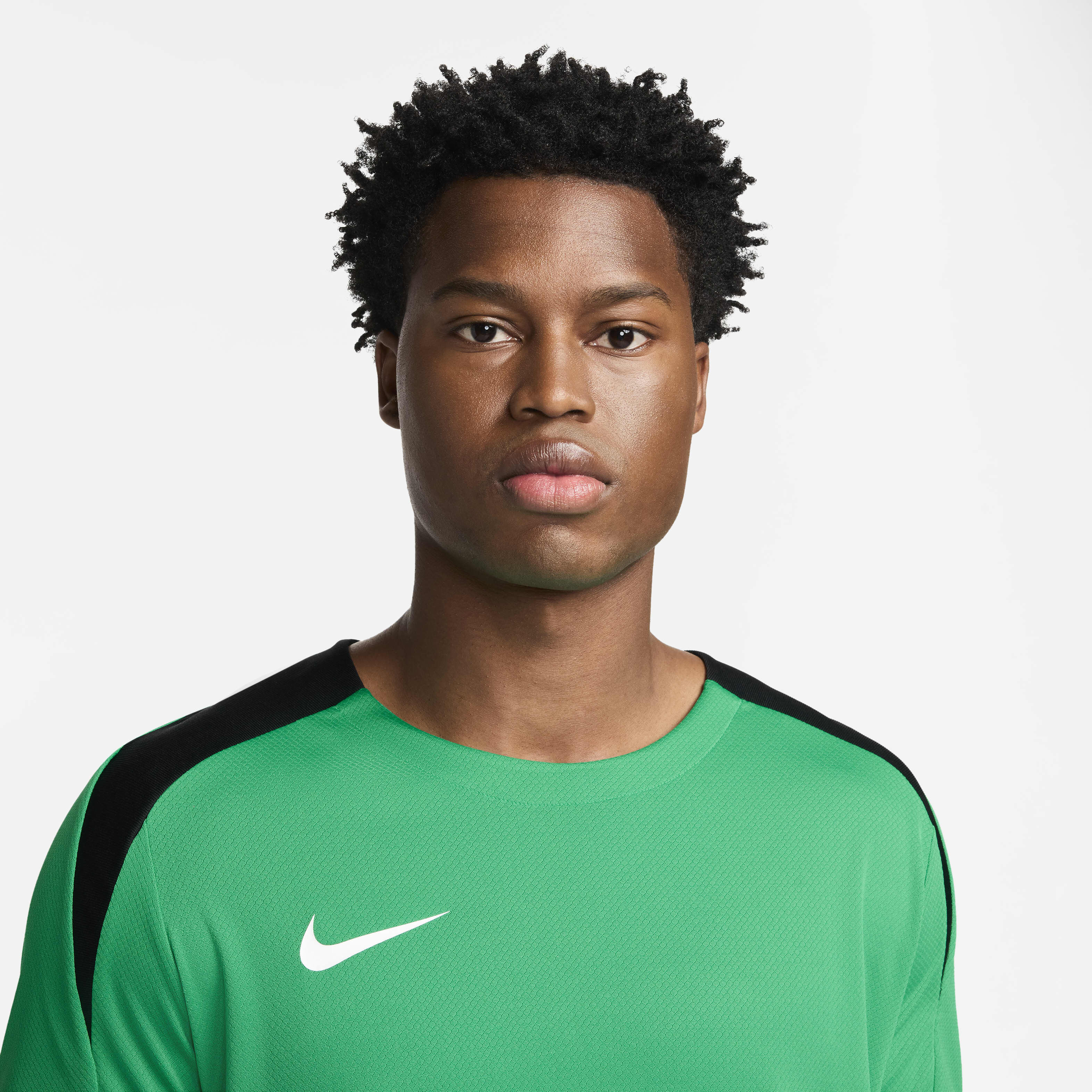 Nike Strike image number 2