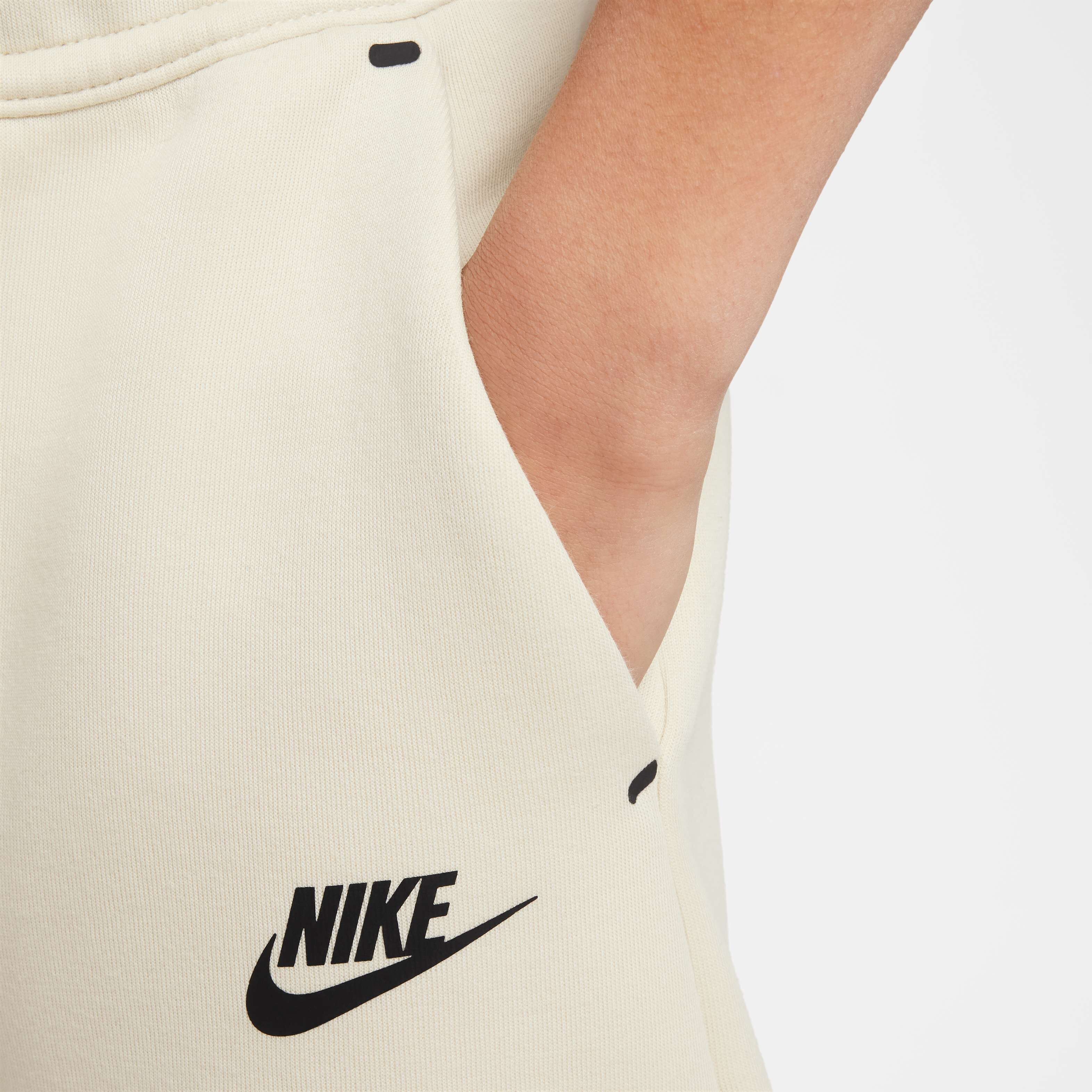 Nike Sportswear Tech Fleece image number 3