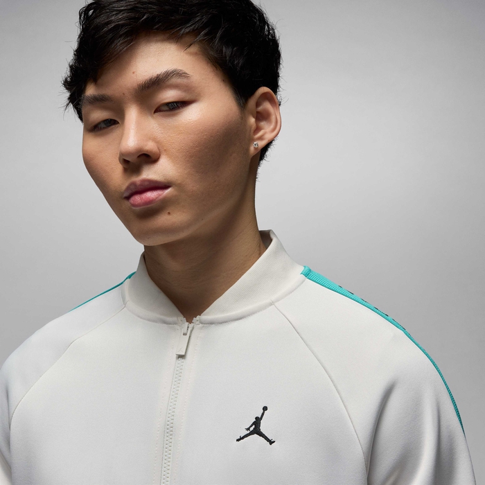 Jordan Essentials image number 2 Jordan Essentials image number 2