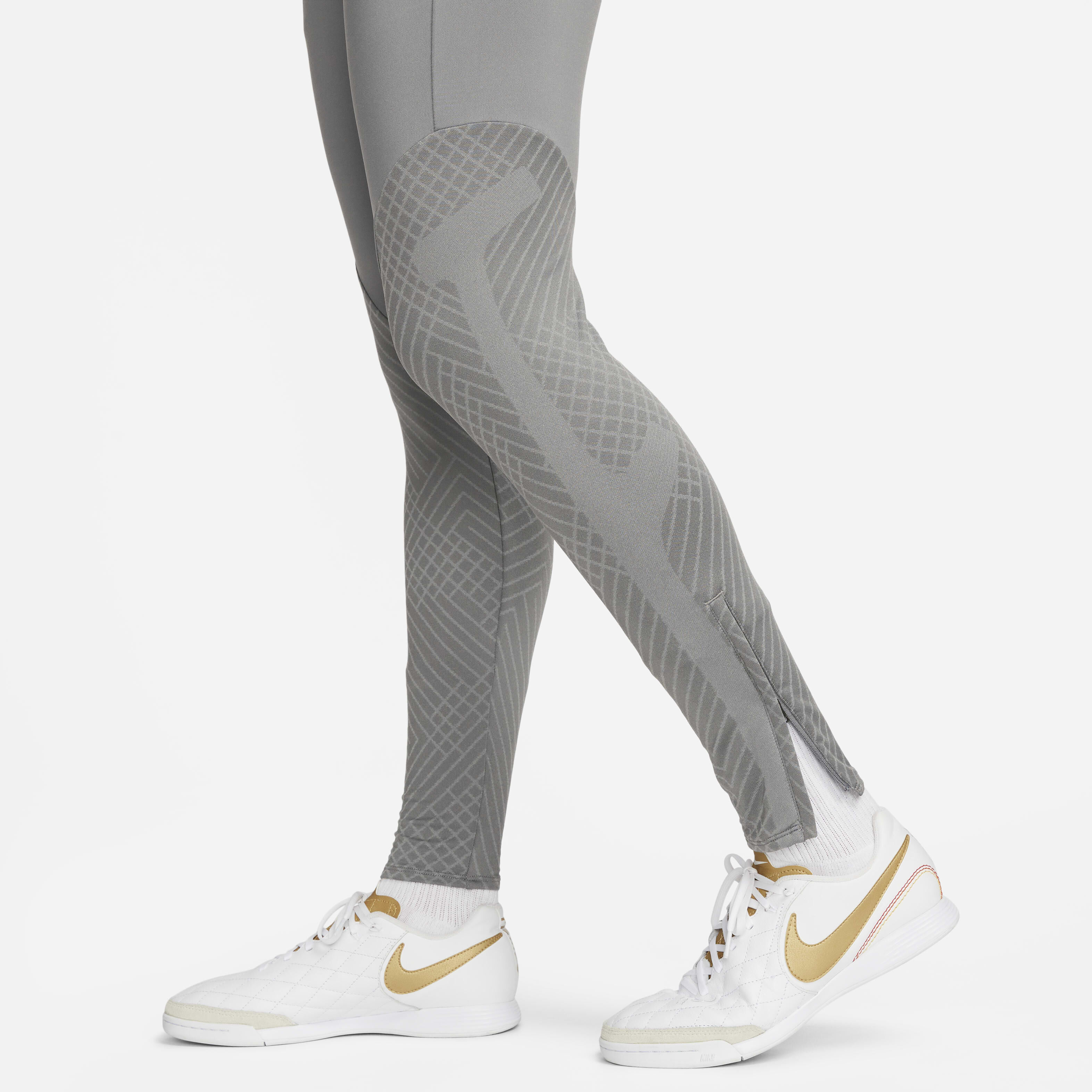 ليفربول F.C. سترايك image number 6