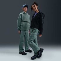 نايكي سبورتسوير تك فليس