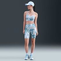 Nike Universa Women's Artist Collection